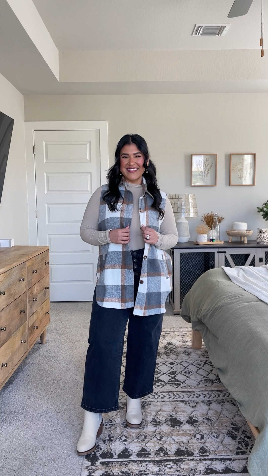 I’m 5’1”, size 10-12, large.⁣
⁣
JEANS: true to size, I’m wearing a 12! These are high waisted and have lots of stretch. They have a cropped fit, which I love.⁣
⁣
BODYSUIT: true to size, wearing a large, shade Light Coffee. Tons of stretch, double lined, smoothing, high compression. Also linking the cami bra I’m wearing with it! I wear the 38 and I’m a 36D.⁣
⁣
VEST: true to size, wearing a large, shade Grey. This can also be worn with leggings and that would be super cute!⁣
⁣
BOOTS: true to size, shade Sand. These come in lots of cute colors. Different colors have different shipping times!⁣
⁣
**lounge pants I am wearing at the beginning are my favorite! Size UP. The waist runs small. I wear the XL.⁣