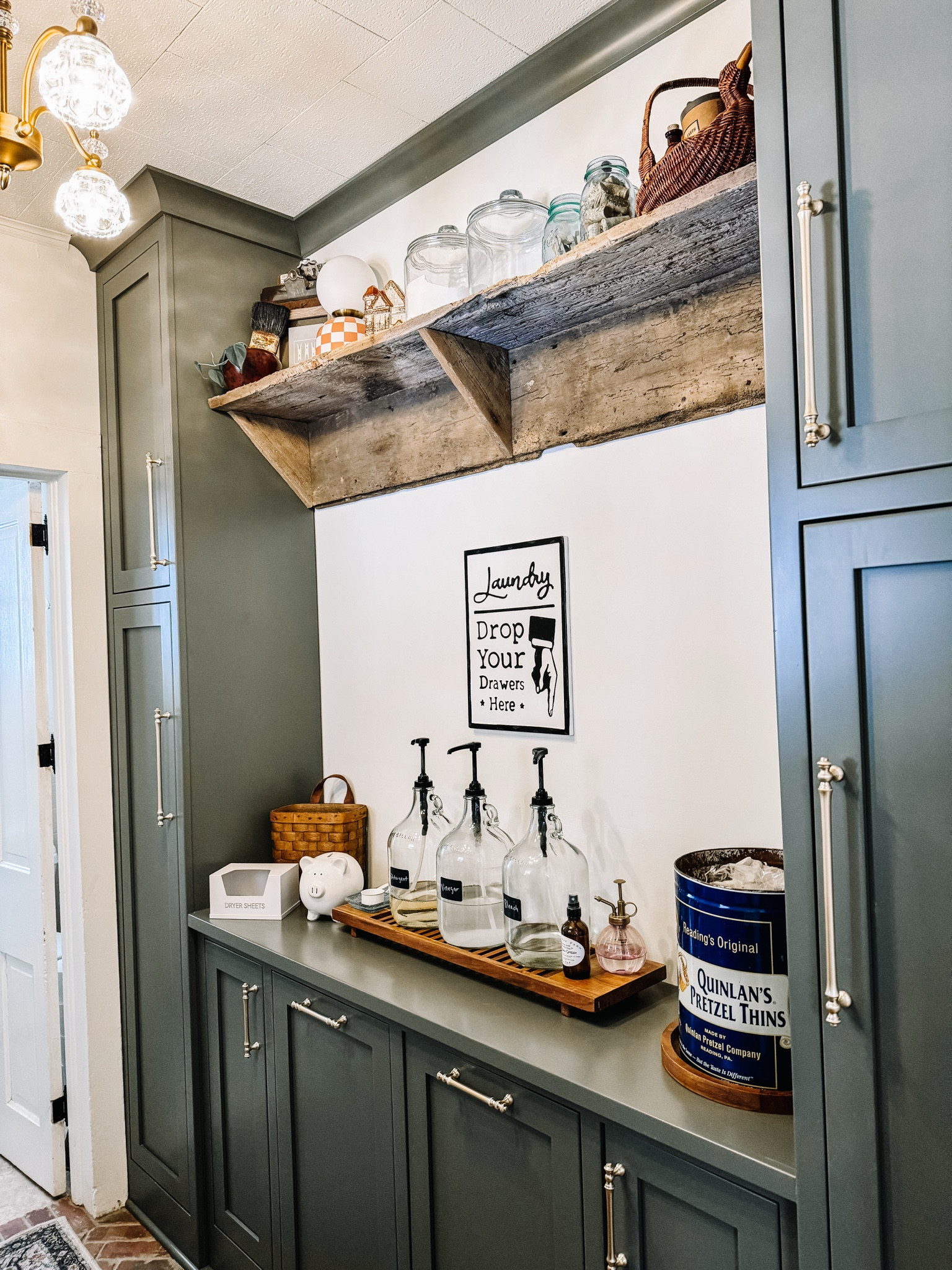 Laundry room organizing made easy! Detergent, vinegar and bleach in the perfect dispensers!


#LTKFindsUnder50 #LTKSaleAlert #LTKHome