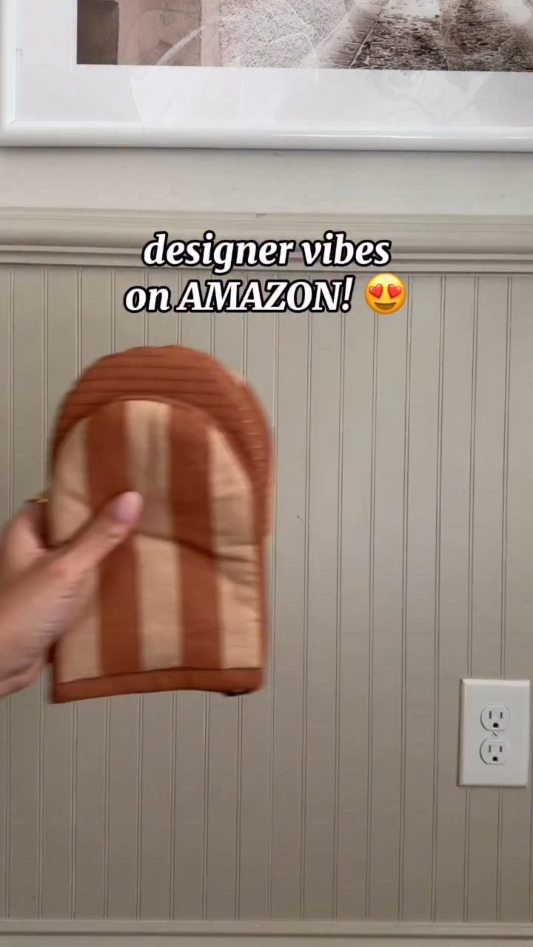 Utterly OBSESSED with these oven mitts!! 😍 Follow + Comment “KITCHEN” for the links to these cuuuties!! 🥰Perfect addition to your kitchen and they have the cutest leather tabs!!💗 kitchen oven mitts are the best upgrade to a stylish kitchen!!