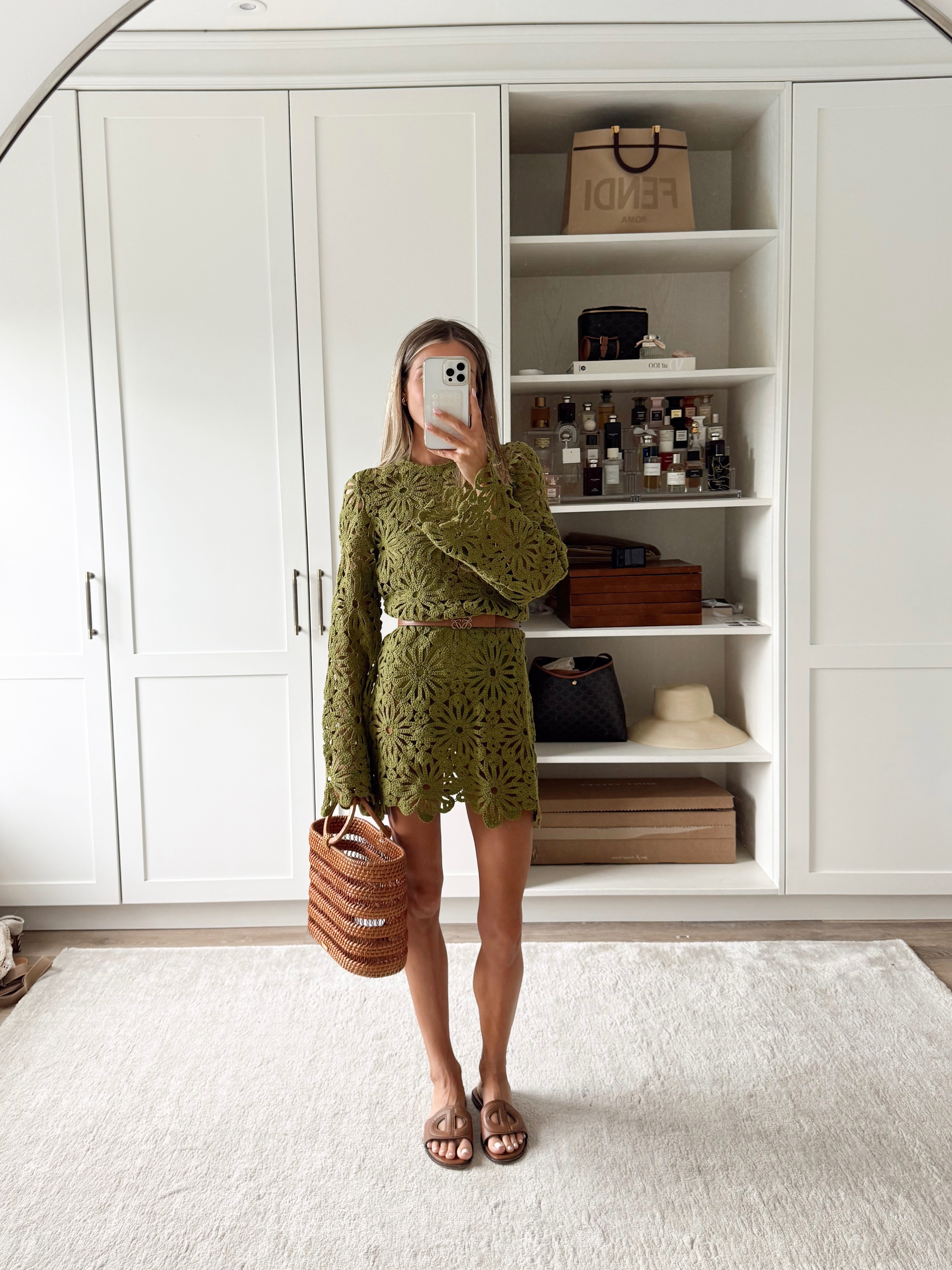 Karen Millen outfit! 

dress l flats l bag l belt l summer 

 