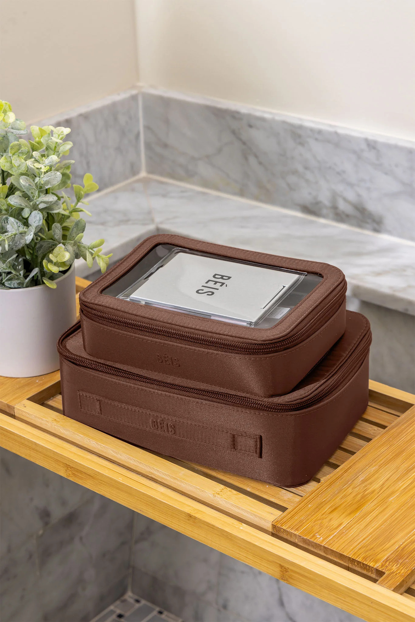 BÉIS 'The In Flight Cosmetic Set' in Maple - Brown Carry On Makeup Bag & Travel Makeup Organizer | BEIS