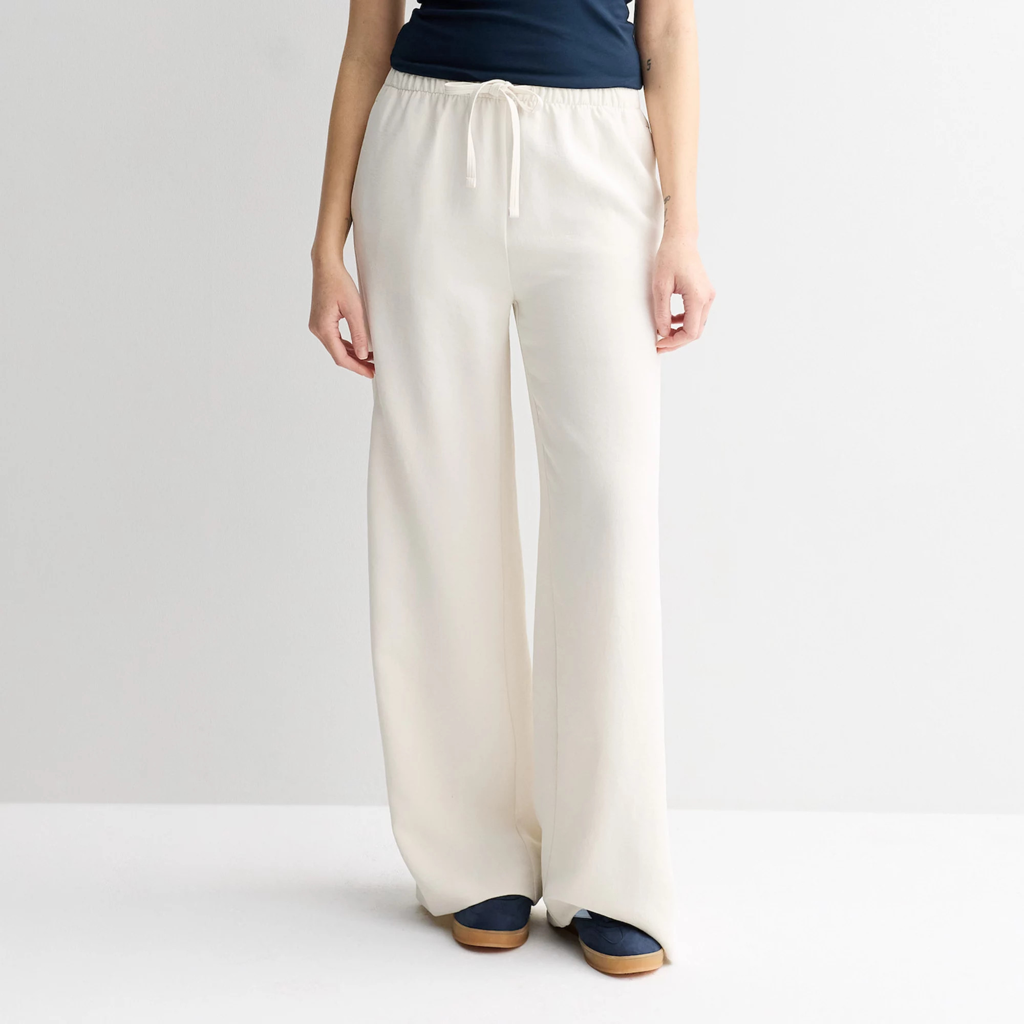 Juniors' SO® Crepe Pull-On Wide Leg Trousers | Kohl's