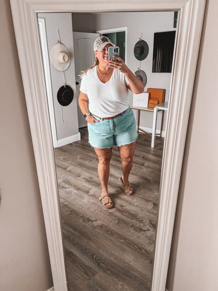 Another style of A&F shorts I love to style- they are having their annual shorts sale right now also so the perfect time to snag a pair. 

I’m wearing the 35 in the shorts and normally an 18/20. Sandals fit TTS. Wearing XXL in shirt. 

#LTKSeasonal #LTKStyleTip #LTKSaleAlert