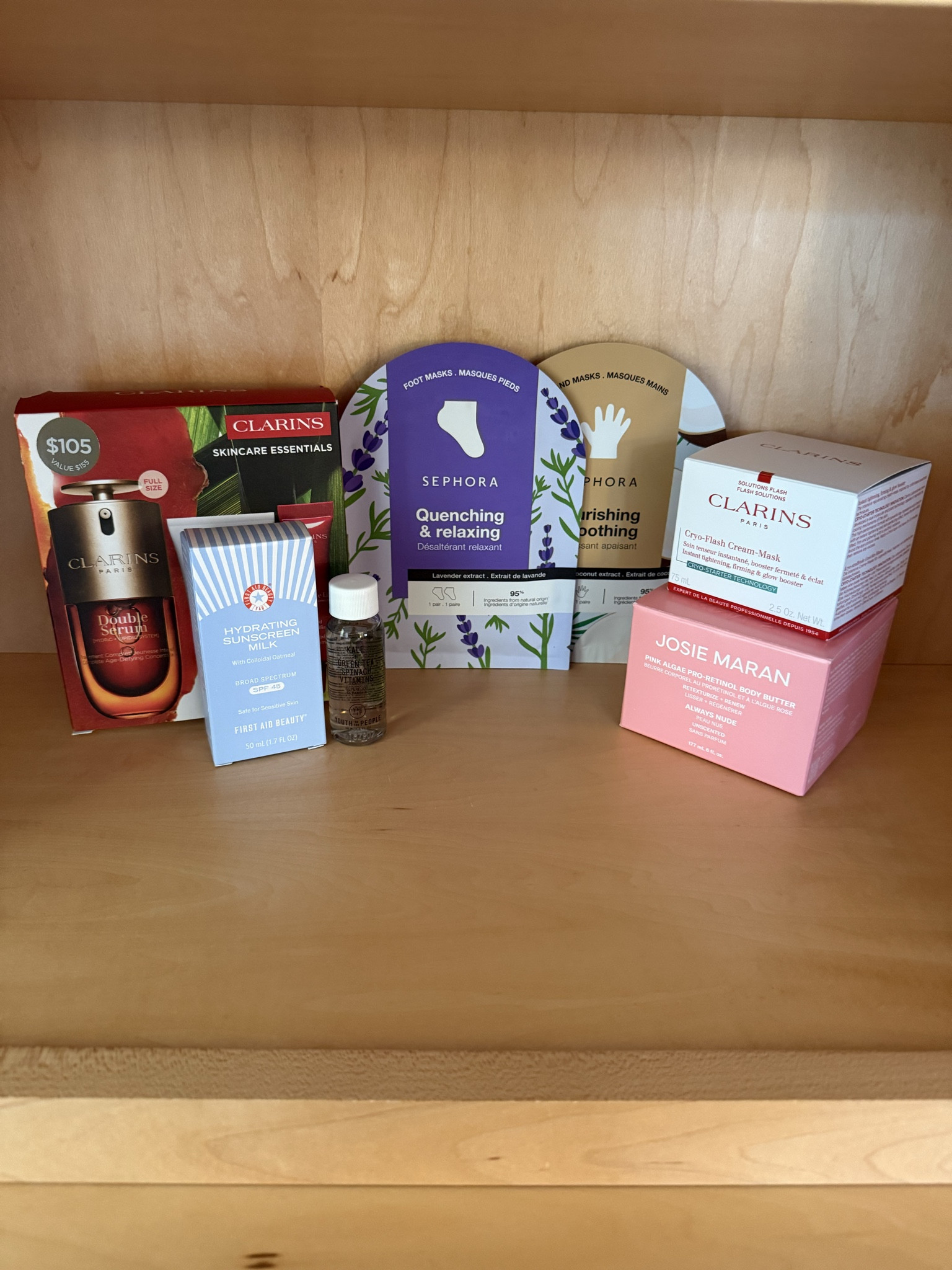 I am obsessed with my @Sephora  order! Some of my favorite Clarin’s products. As well as these hand and foot masks. 

#LTKBeauty #LTKselfcare #LTKPetite