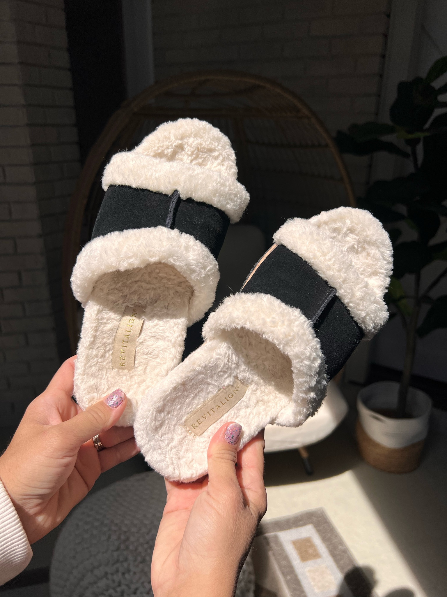 Black sandal slippers 

#LTKshoecrush #LTKstyletip #LTKunder100