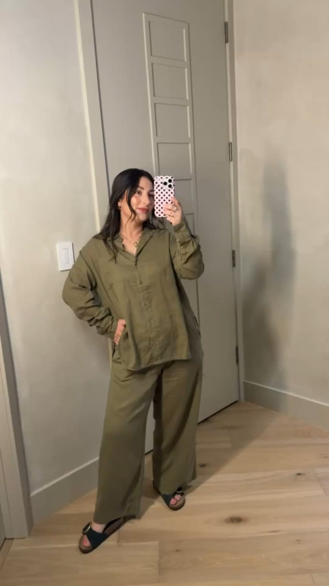 Linen blend set for spring! 

Button down top size small
Wide leg pants size small petite 
Color Kombu 

5'0" 140lbs 
Petite friendly 

#LTKSaleAlert #LTKPetite #LTKootd