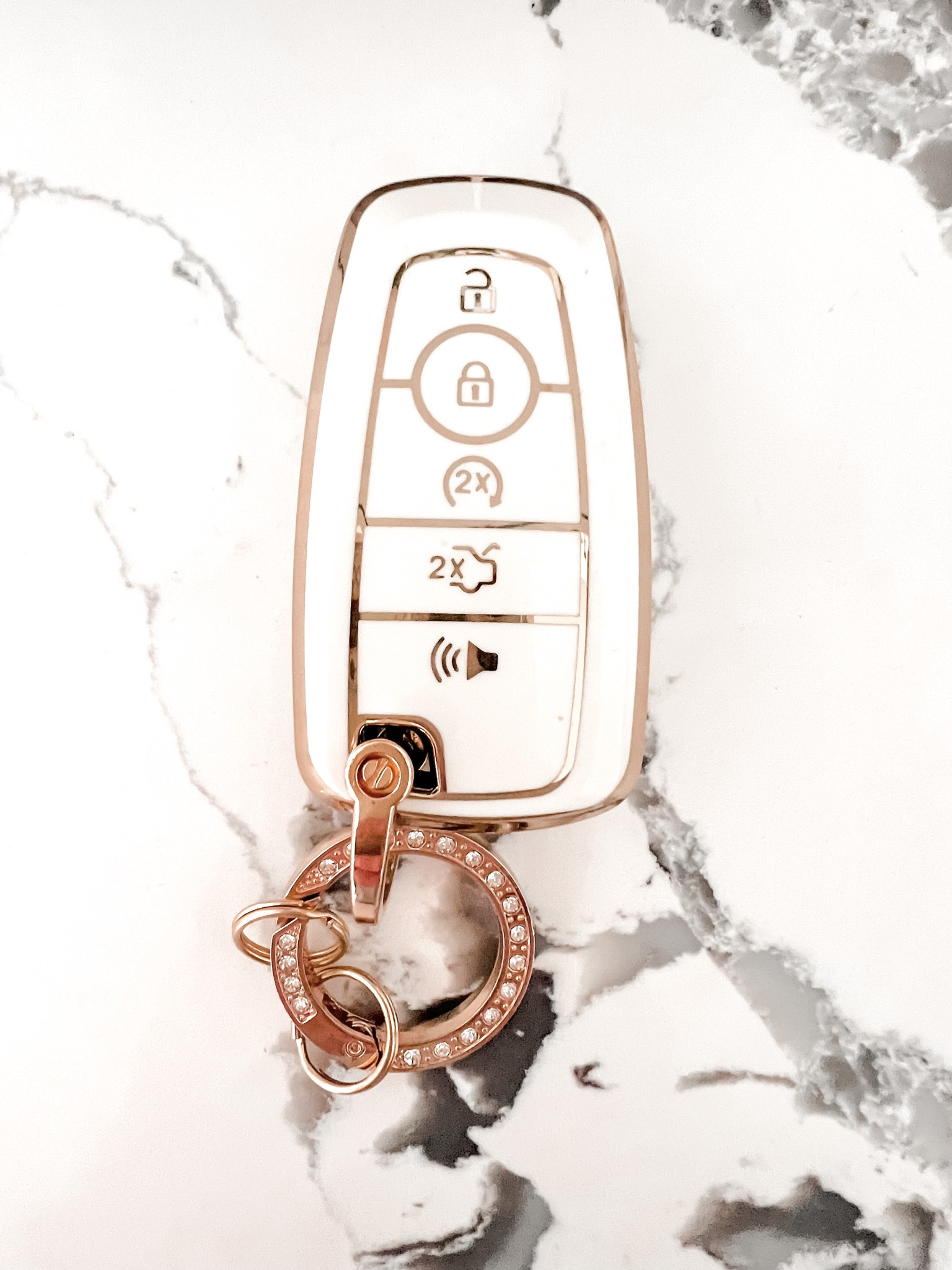 ✨ Key Fob Cover✨

#keyfob #whiteandgold #keys #amazon #ltk #amazonfinds