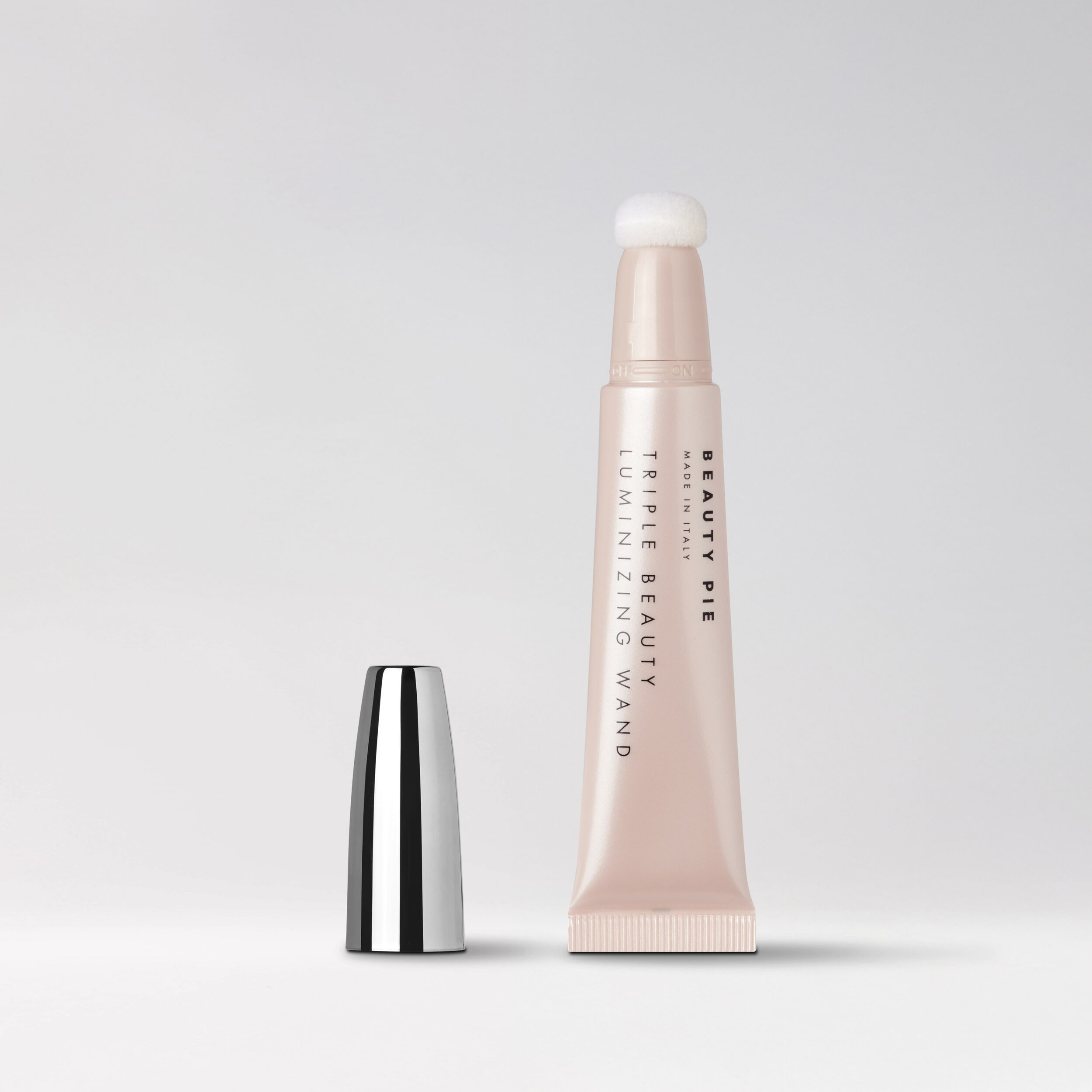 Luminizing Highlighter Wand in Wonderwhirl | Beauty Pie | Beauty Pie (UK)