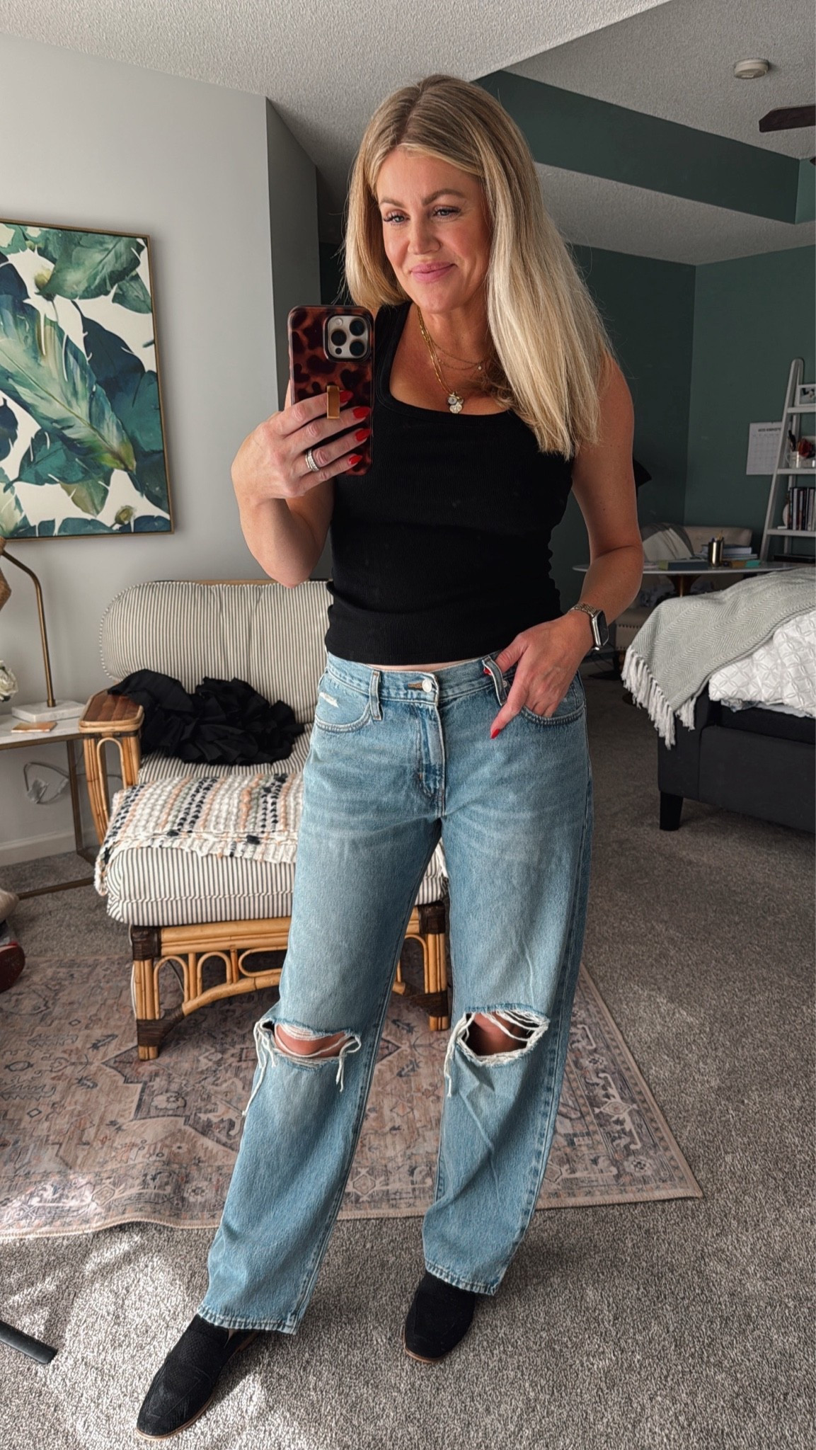 I love a good baggy, jean look! And these Levi’s do not disappoint, they’re also 37% off!! 

I sized up two sizes for an even baggier your look.