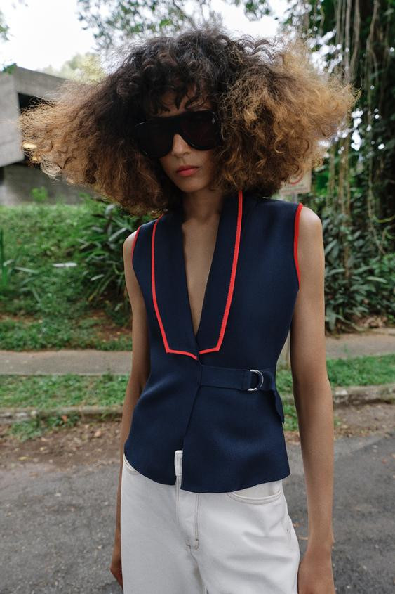 BUCKLE DOUBLE BREASTED VEST | Zara US