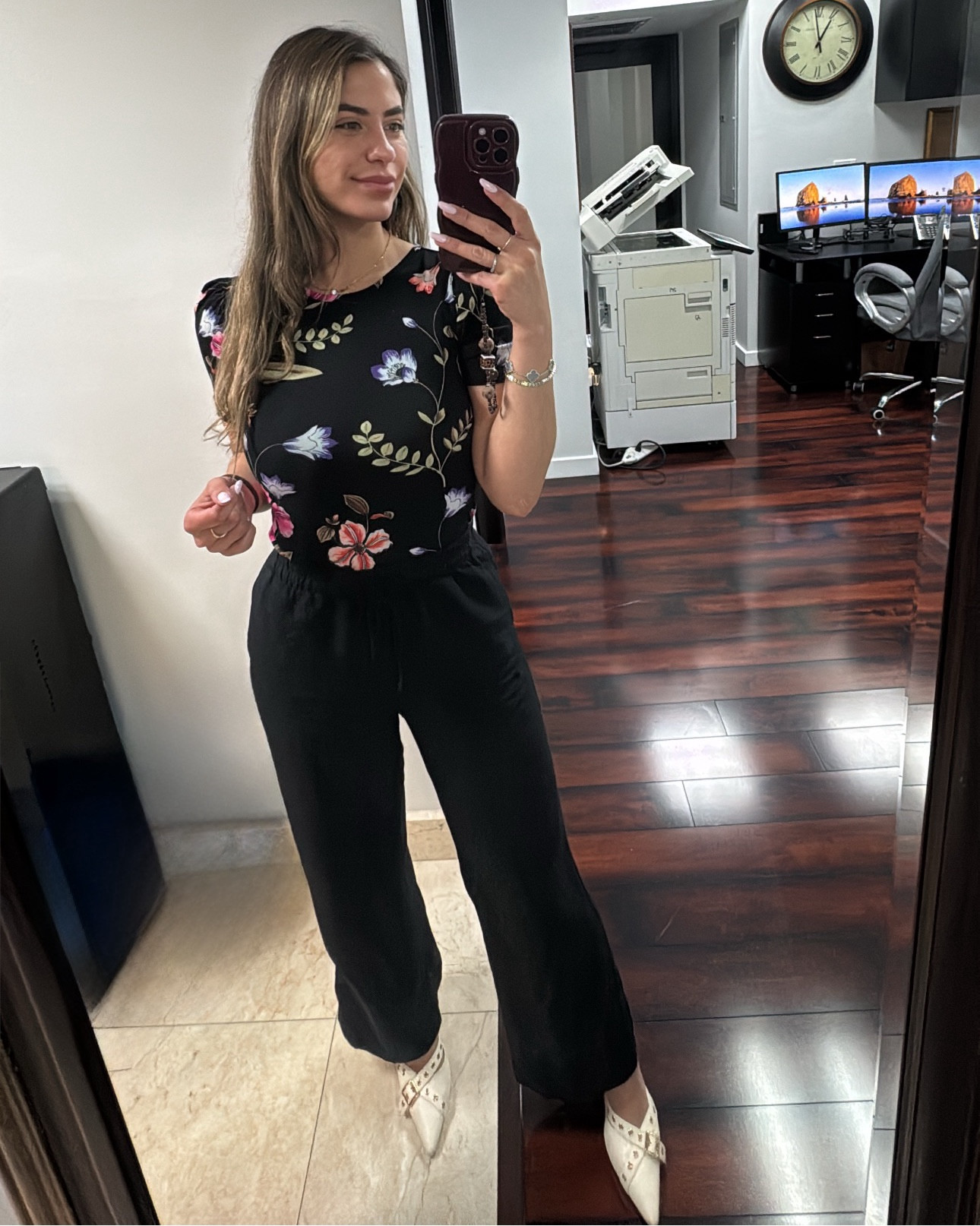 Mondays #ootd for a zoom pretrial conference hearing🖤 shirt is old from express but similar linked 🫶🏼 blazer & cardigan are not pictured but both are linked 🤍
#affordablefashion #lawyerfashion #zoommeeting #zoomcourt #businesscasual 
Business casual workwearr
Work outfits 

#LTKootd #LTKSaleAlert #LTKWorkwear