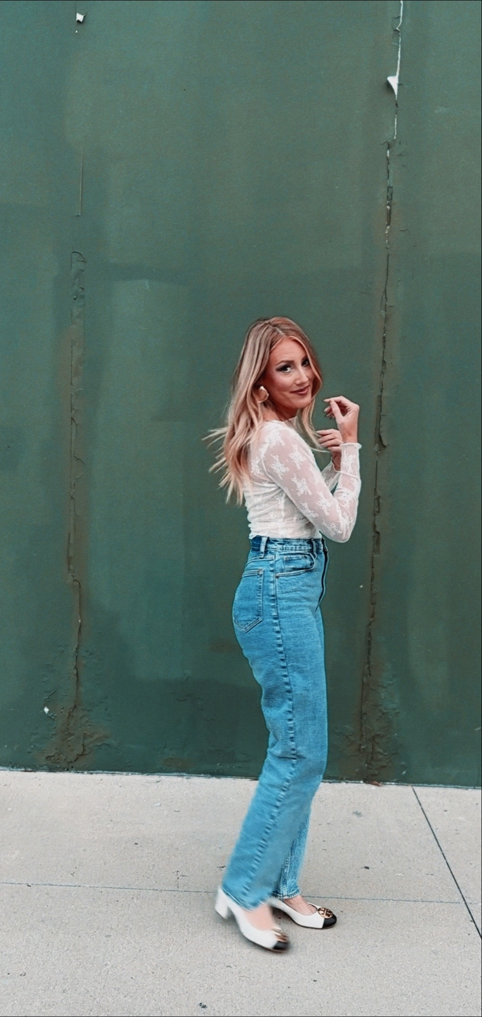 Post Published
Simple holiday look! I am loving all the different ways to style this Abercrombie Lace top!


#LTKHoliday #LTKfindsunder100 #LTKfindsunder50