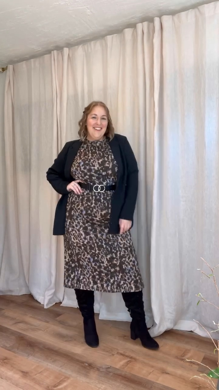 This outfit makes me feel like a corporate baddie🖤✨ 

#LTKStyleTip #LTKPlusSize #LTKWorkwear