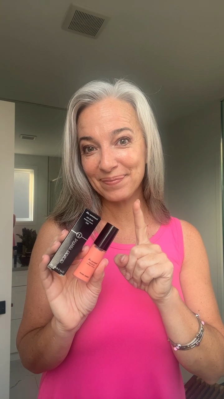 I was so exited to try this @giorgioarmani cheek tint!
It has such a beautiful finish and gives you a very natural flush of colour that makes your skin feel naturally luminous!!! 
Going to link this one my  LTK for you all! 
This one is the colour Rosy Peach! #armanibeauty #armanibeauties #luminoussilkcheektint #ltk @sephoracanada #blush #proage 

#LTKbeauty #LTKcanada