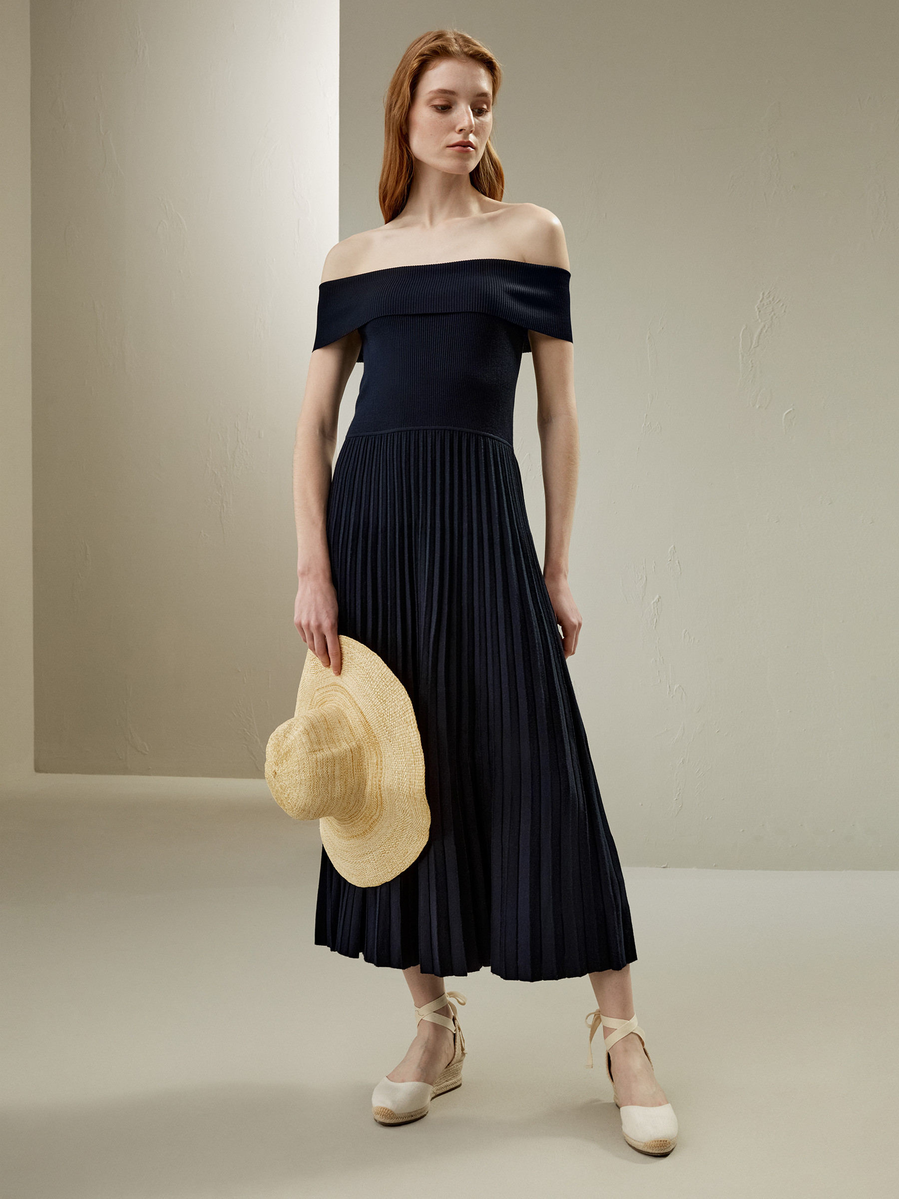 Robe plissée hybride à épaules dénudées | LilySilk