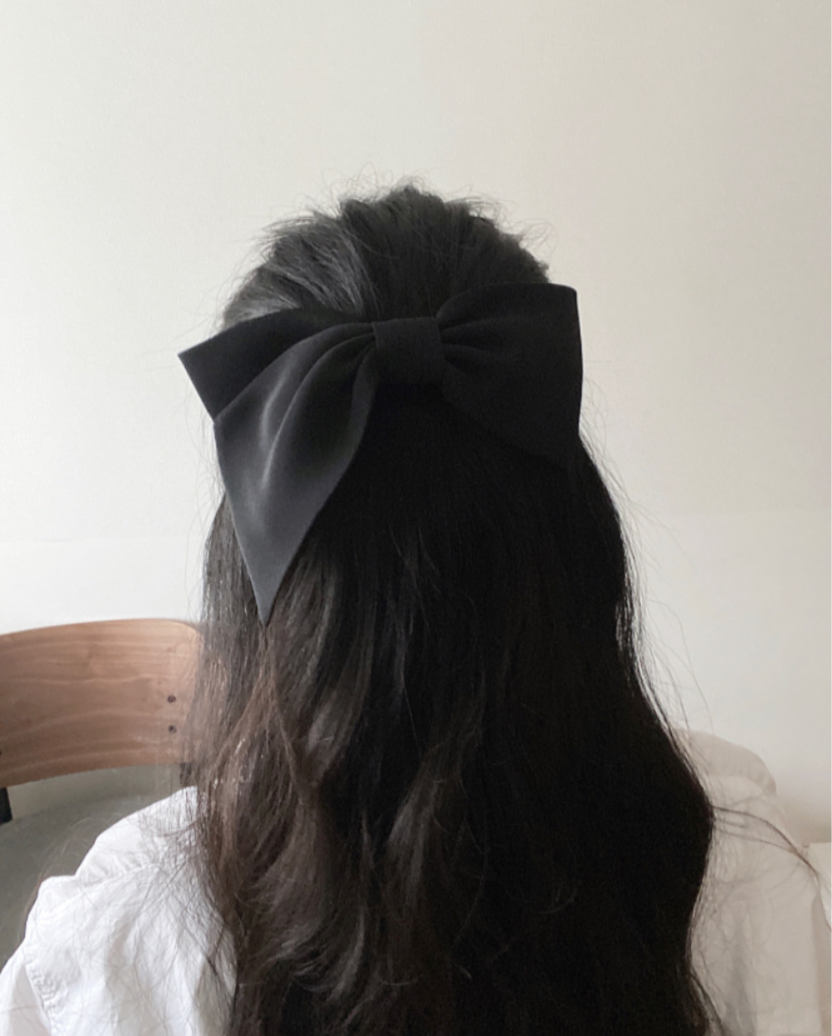 Asymmetrical Bow is just perfect 🖤

#fashionblogger #fashiongram #styleblogger #styleinspo #minimalstyle #minimal #chanel #chanellover #chanelshoes #sophiebuhai #hairideas 
#fallfashion #ootd #outfitinspiration #outfitideas #샤넬 #샤넬신발 #샤넬로퍼 #소피부하이 #오오티디 #오오티디룩 #シャネル #シャネル靴 #ローファーコーデ #今日のコーデ #韓国コーデ #韓国ファッション 

#LTKAsia #LTKstyletip #LTKGiftGuide
