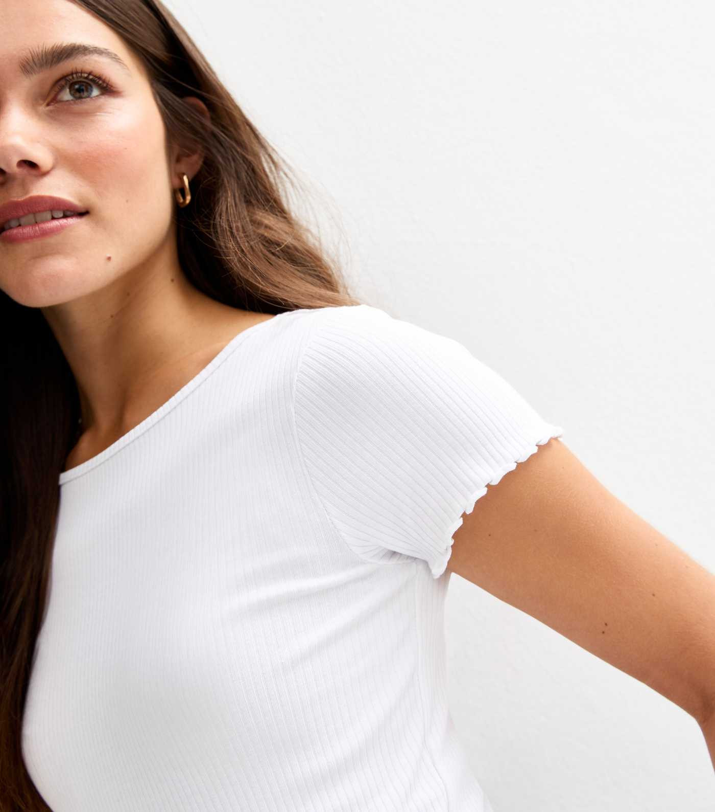 Petite White Ribbed Lettuce Trim Short Sleeve Tee | New Look | New Look (UK)