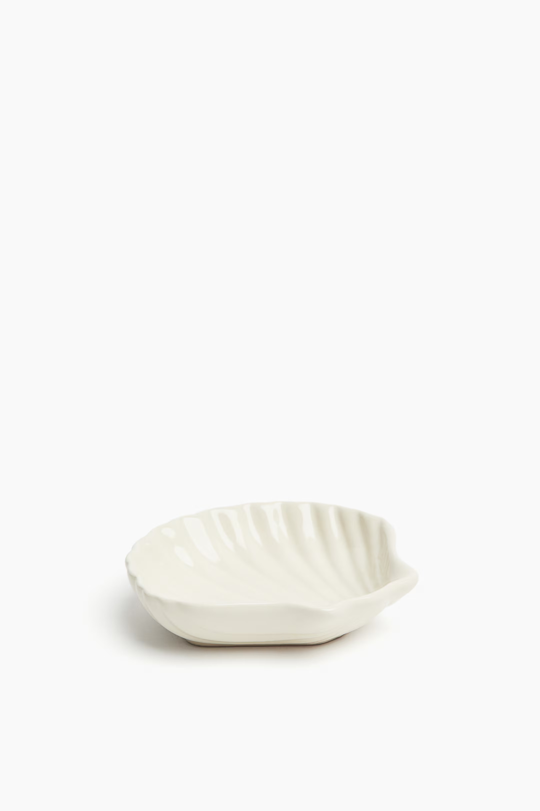 Shell-Shaped Mini Plate | H&M (US + CA)