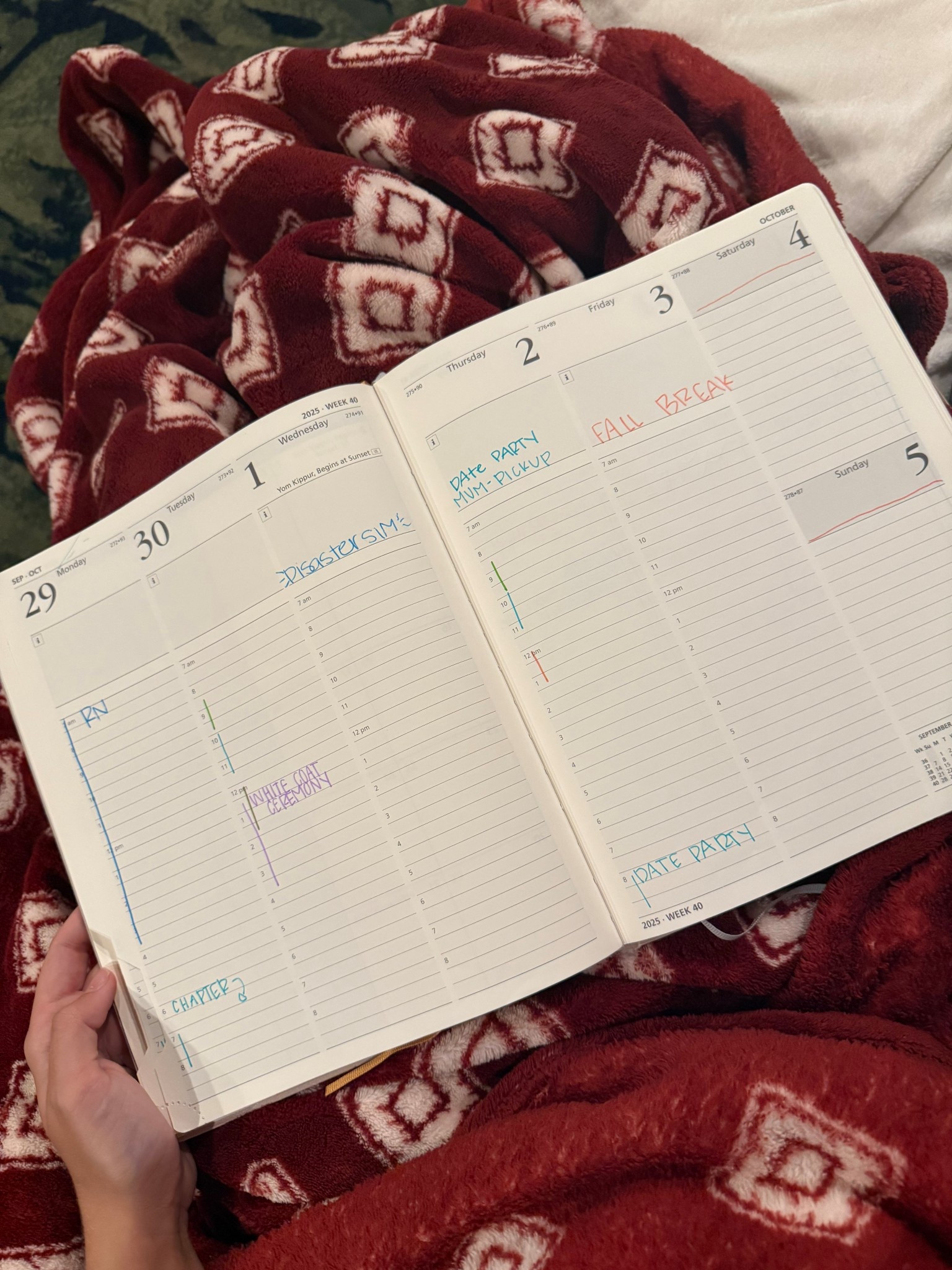 The absolute BEST calendar!!! Helps me plan out each day instead of just tiny boxes! 

#LTKFamily #LTKU #LTKActive