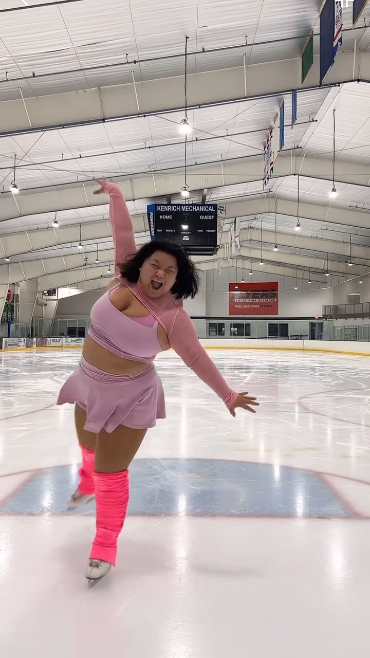 pink set @popflex_active 
pink fishnet crop - amazon
leg warmers @wearholsters

#LTKMidsize #LTKPlusSize #LTKActive