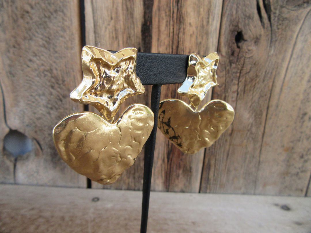 90s Modernist Heart Gold Tone Dangle Earrings Pounded Large Heart and Star Earrings - Etsy | Etsy (US)