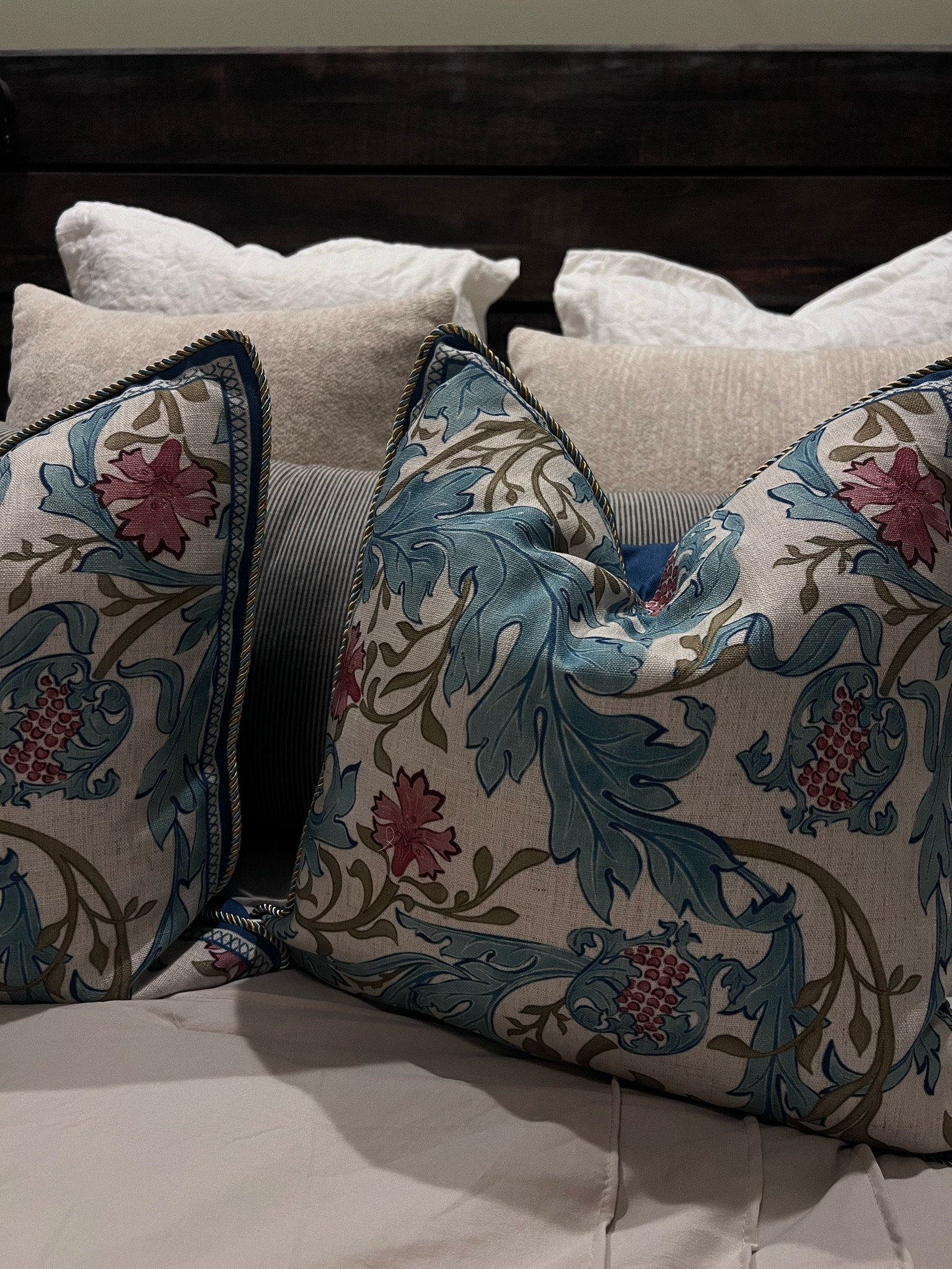 #Anthropologie pillow dupes! 

#LTKhome #LTKfindsunder50 #LTKSeasonal