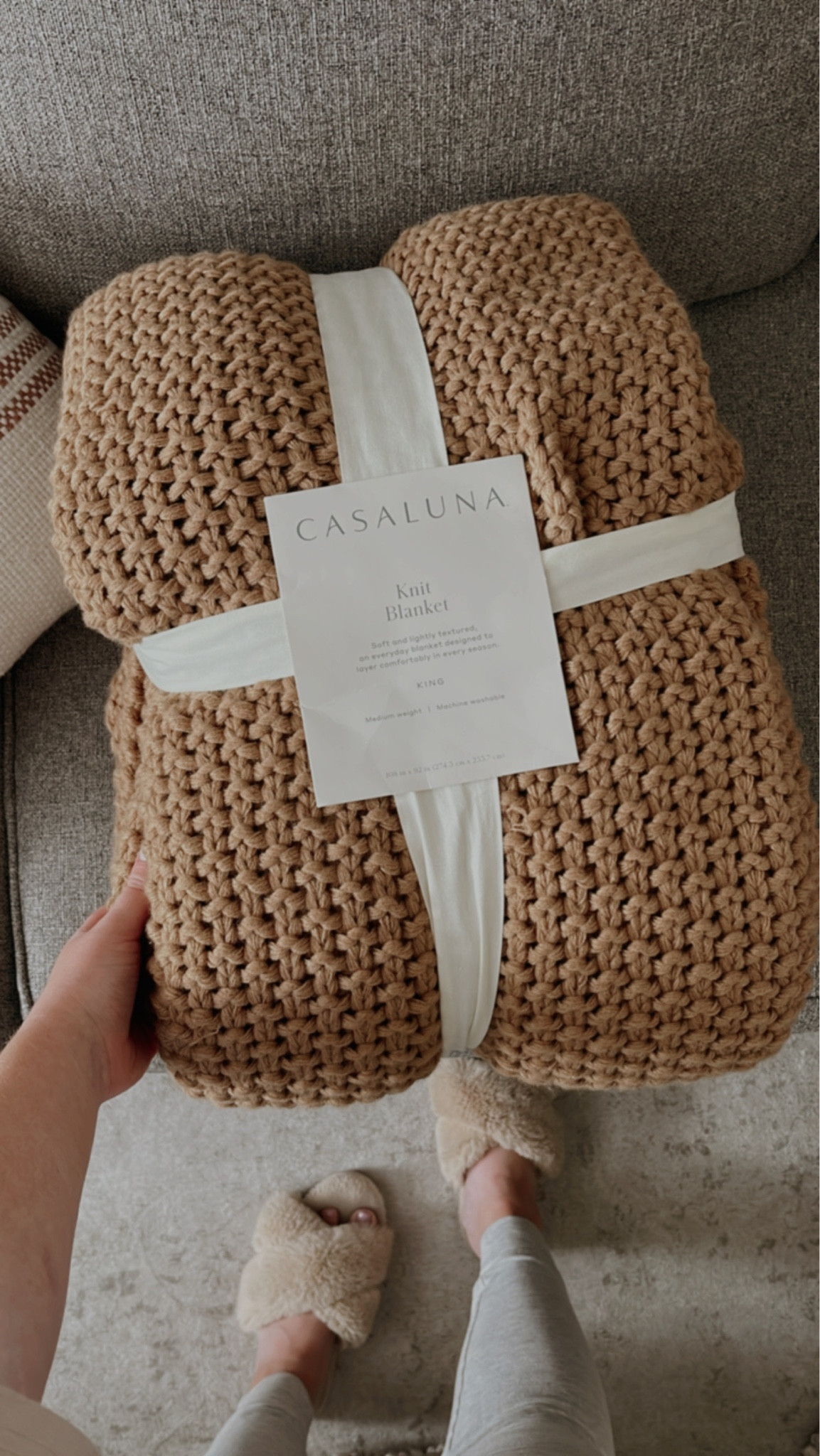 Thick and cozy knit blanket for fall!! 🧡

#LTKhome #LTKSeasonal #LTKsalealert