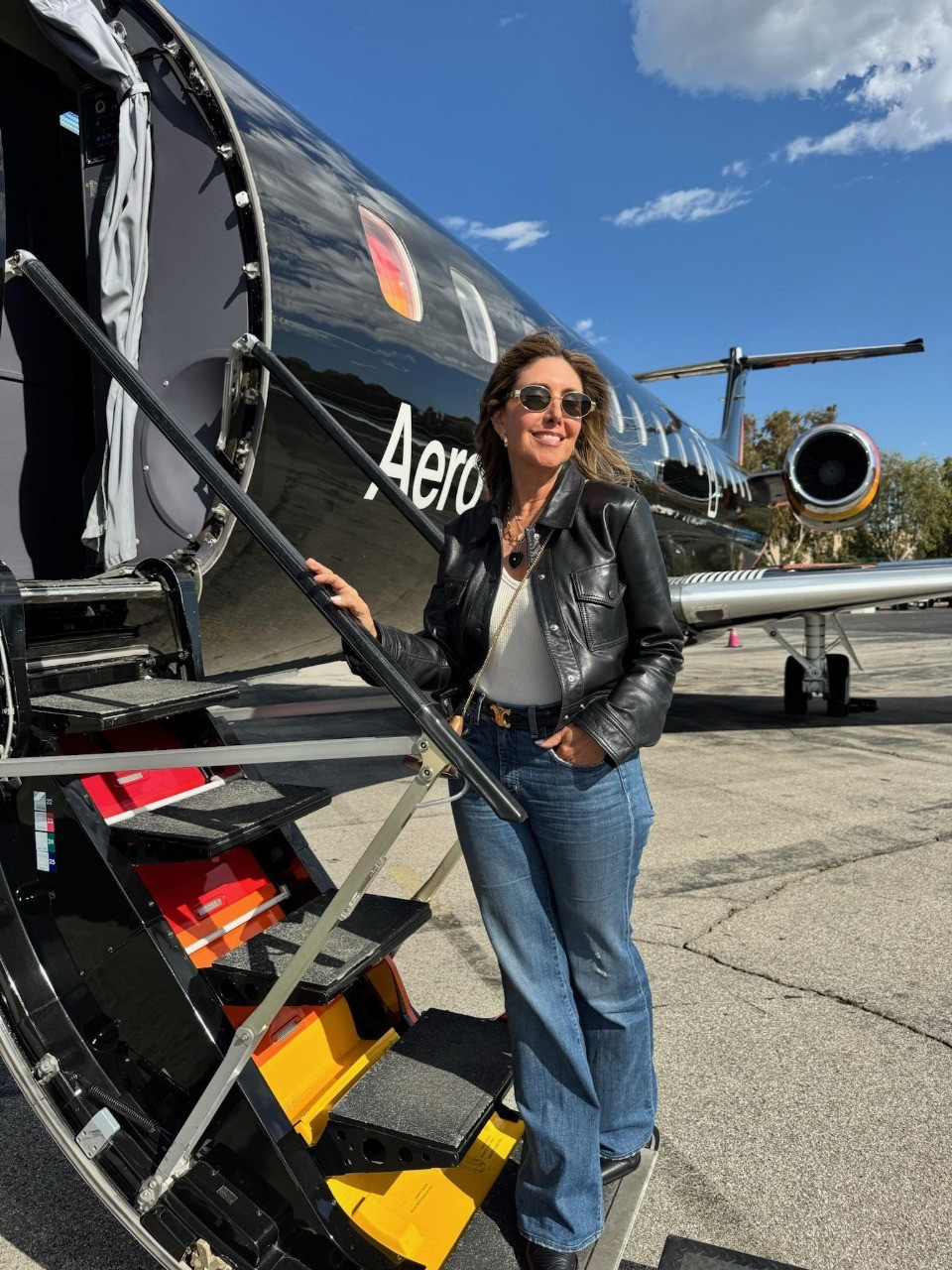 Wheels up to Vegas in my favorite travel combo: leather jacket, fitted tank, flared denim, and classic shades. Effortless, comfy, and ready to take on the Strip. ✨

#LTKfashion #airportstyle #traveloutfit #leatherjacketlook #denimstyle #vegasready #chicandcasual #ootd #styleontherunway

#LTKTravel #LTKStyleTip #LTKParties