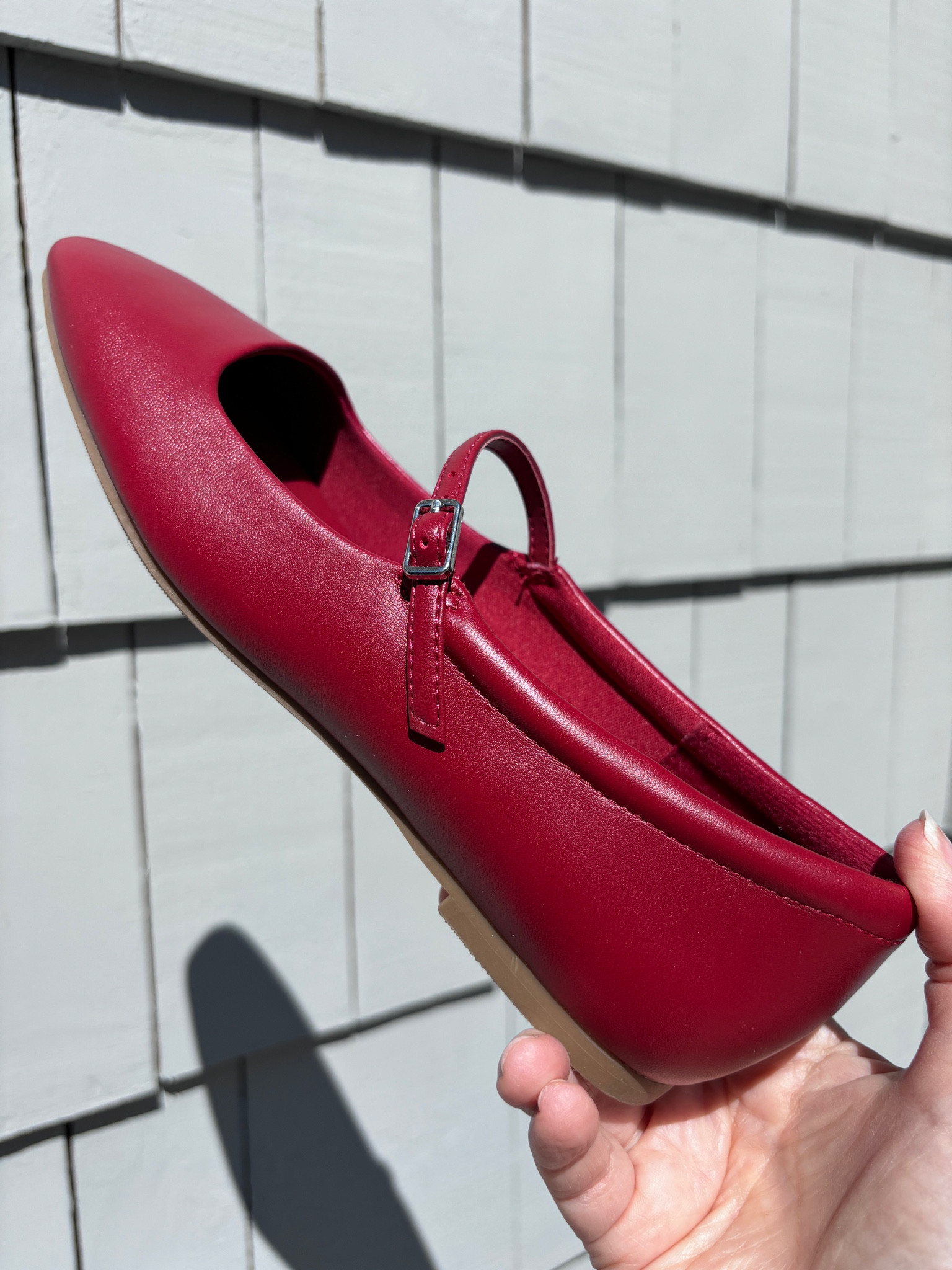 The prettiest red I ever did see! ♥️♥️♥️
Over 400 5 star reviews!  So comfortable 