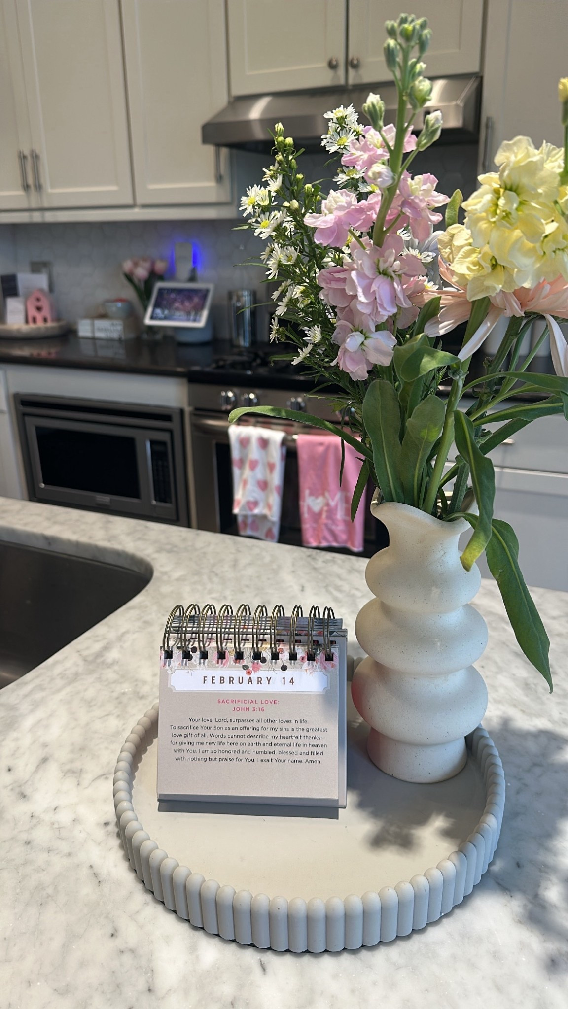 Amazon find 
Devotional 
Flower vase
Home

#LTKHome