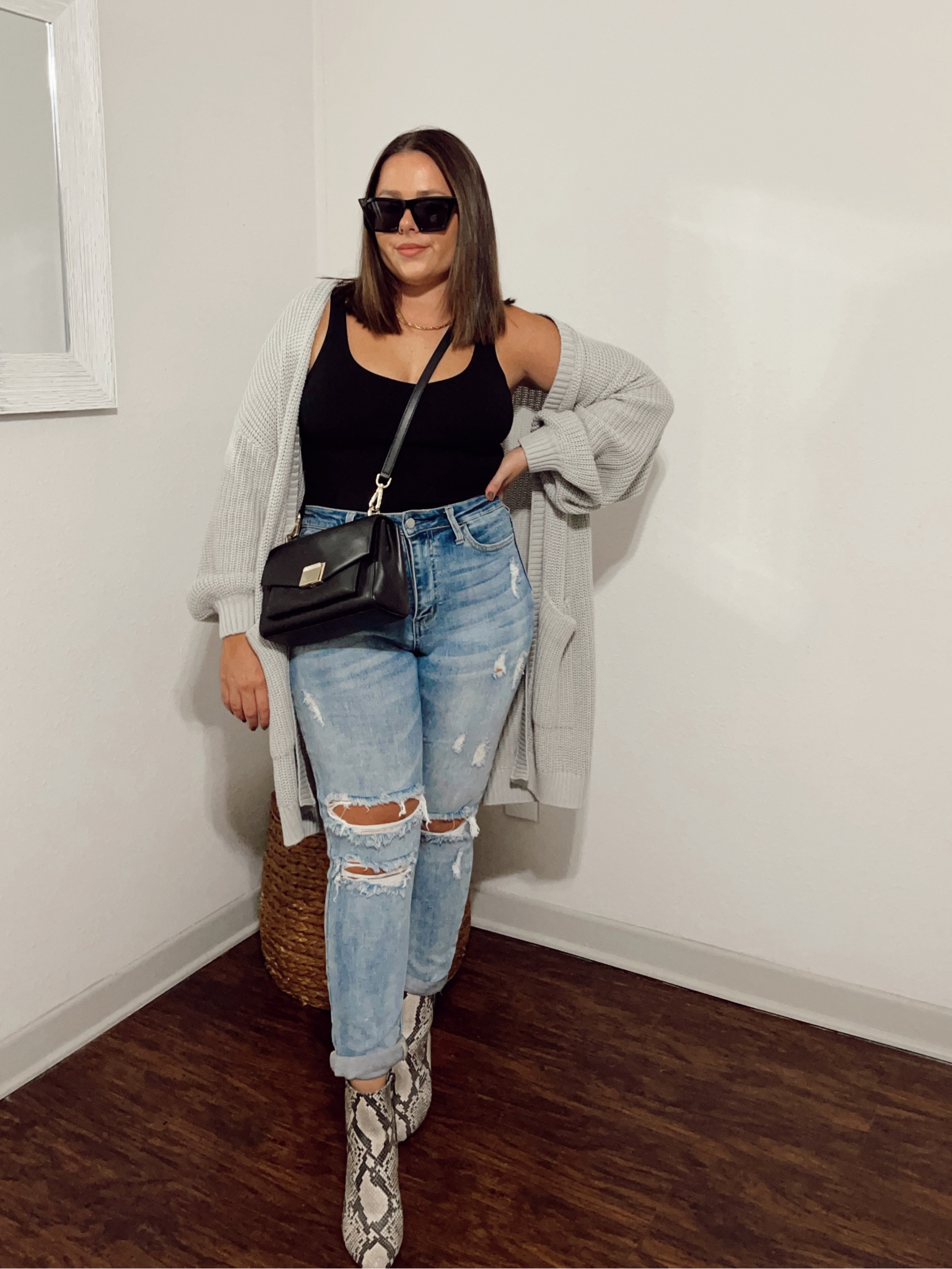 Bodysuit - M 
Jeans - 9 (linked similar options)
Cardigan - S/M - linked similar options 
Shoes - linked similar options 

#LTKfindsunder50 #LTKmidsize #LTKstyletip
