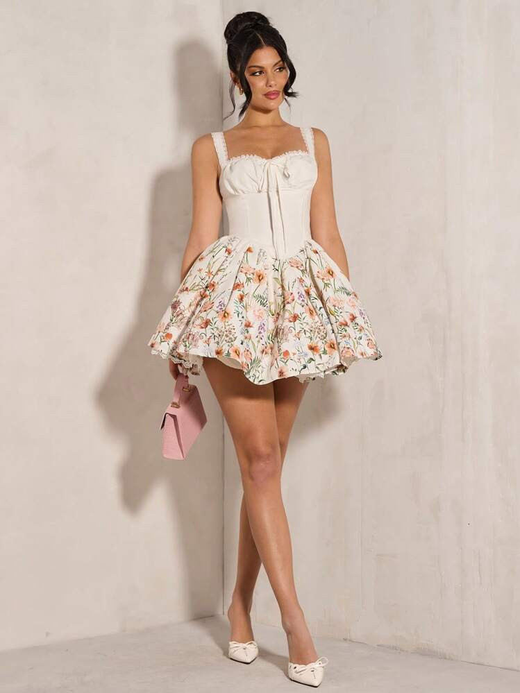 SHEIN BAE Summer Vacation Date Travel Dress Valentine's Day Dress Small Floral Dress Picnic Dress Elegant Dress Solid Ruched Bust Lace Trim Slip Dress Summer Outfits For Women//Spring Clothes//Valentine Day Outfit/Carnaval//Beach Vacation Outits | SHEIN