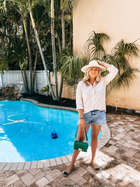 Classic pieces make it easy to shop your closet over and over again. Denim shorts and a classic button down will always be in style. #sunshinetienda #strawhat #floridastyle #summerfashion