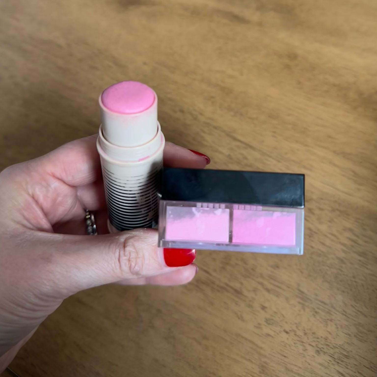 Really loving this blush combo!!
The dibs is in shade 2.5