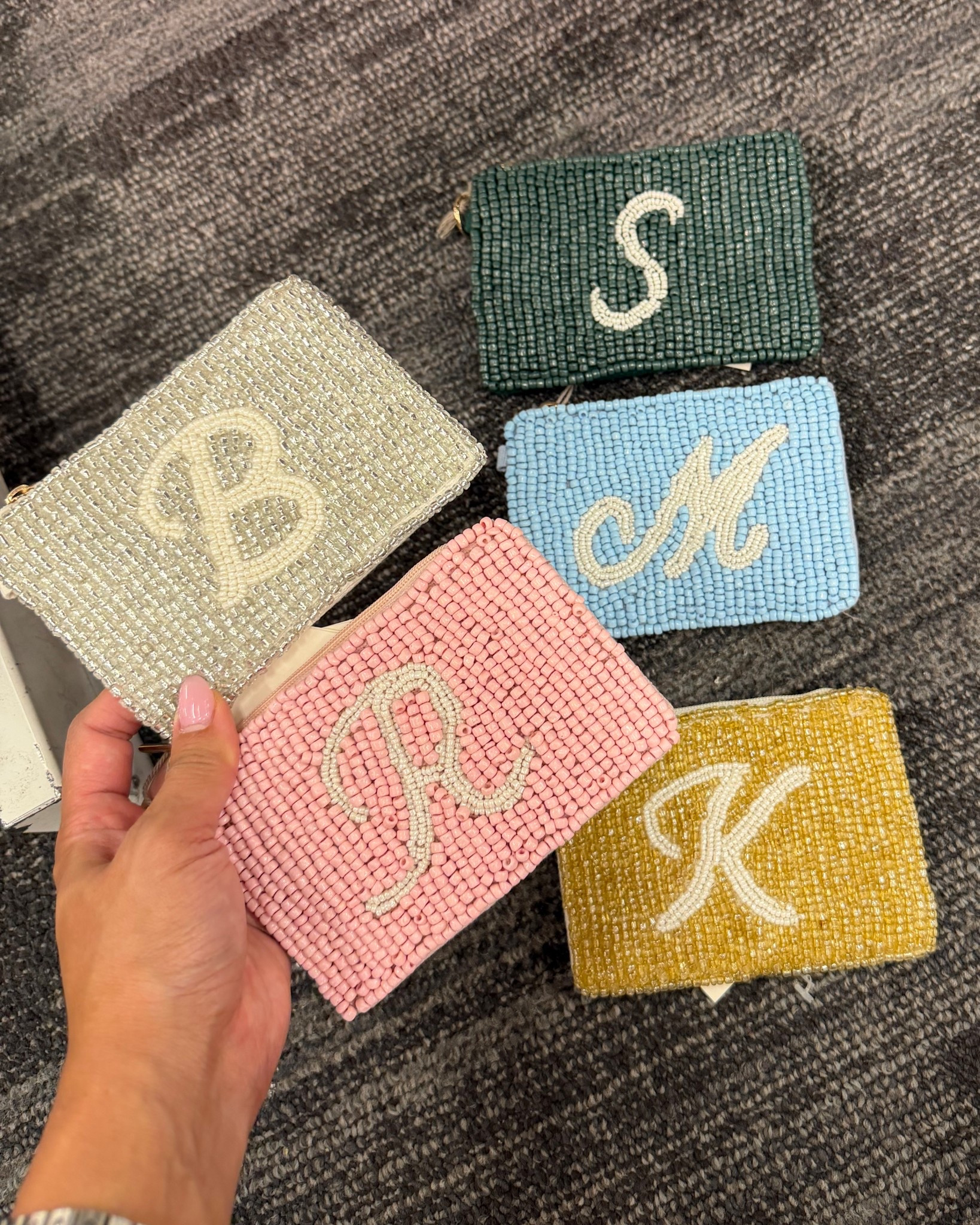 Great gift idea!💡 just add a gift card inside! 🩷