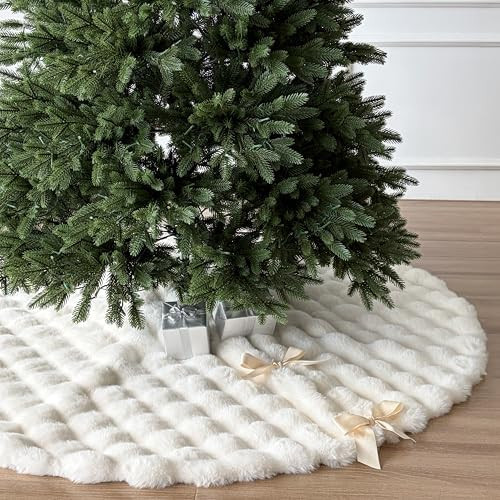 60-Inch Puff Quilt Faux Fur Christmas Tree Skirt, Soft Plush Tufted Texture with Satin Ribbon Tie... | Amazon (US)