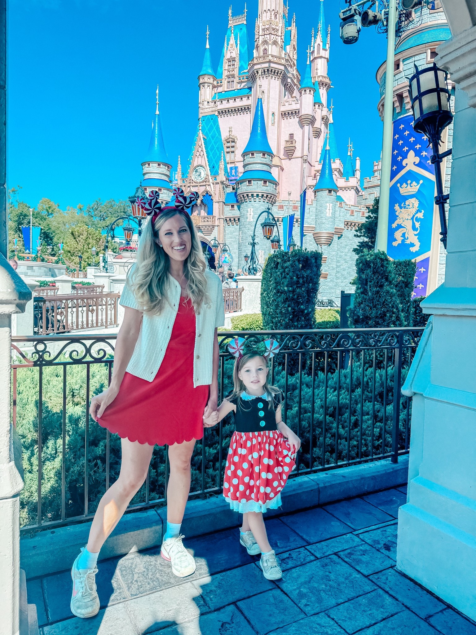 Christmas holidays in Florida 
Amazon finds 
Disney finds 

#LTKTravel #LTKFamily #LTKHoliday