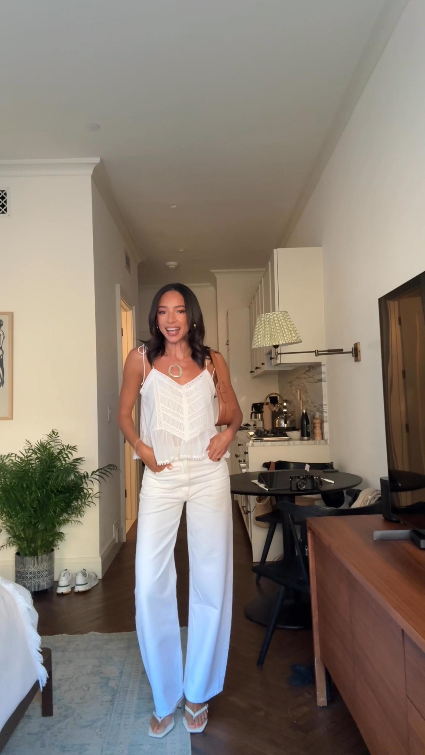 Charleston dinner outfit! Nothing beats an all white outfit in the summer. Code AFNENA to save on top 🤩 



White tank
Boho shirt
White jeans
Summer jeans 
Abercrombie code
Nena evans 

#LTKFindsUnder100 #LTKStyleTip #LTKSummerEdit
