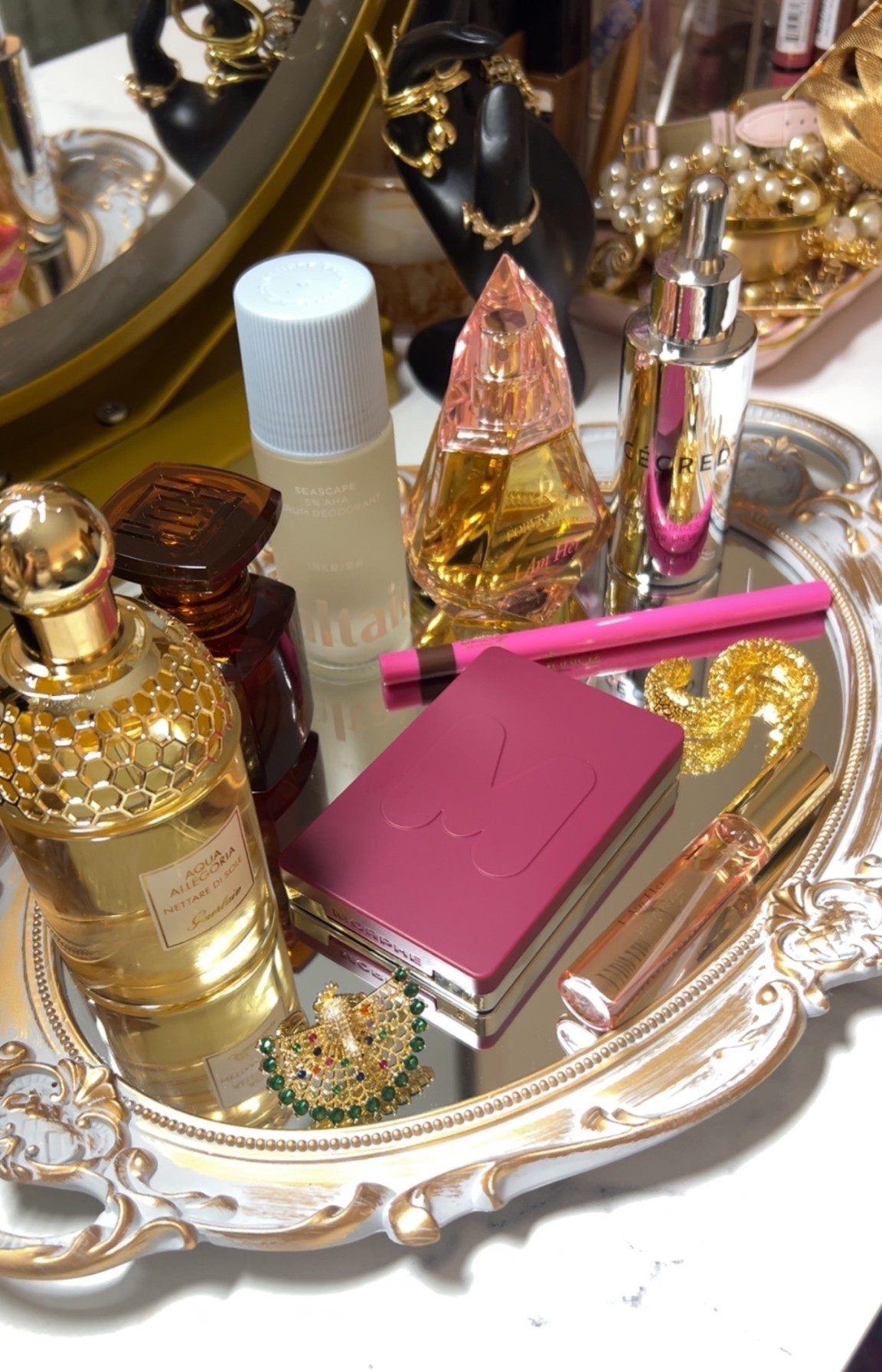 November wrapped in scent and sparkle From my go-to perfumes to the prettiest blushes, these are the little things making my days feel golden 💞✨

#LTKSeasonal #LTKGiftGuide #LTKBeauty