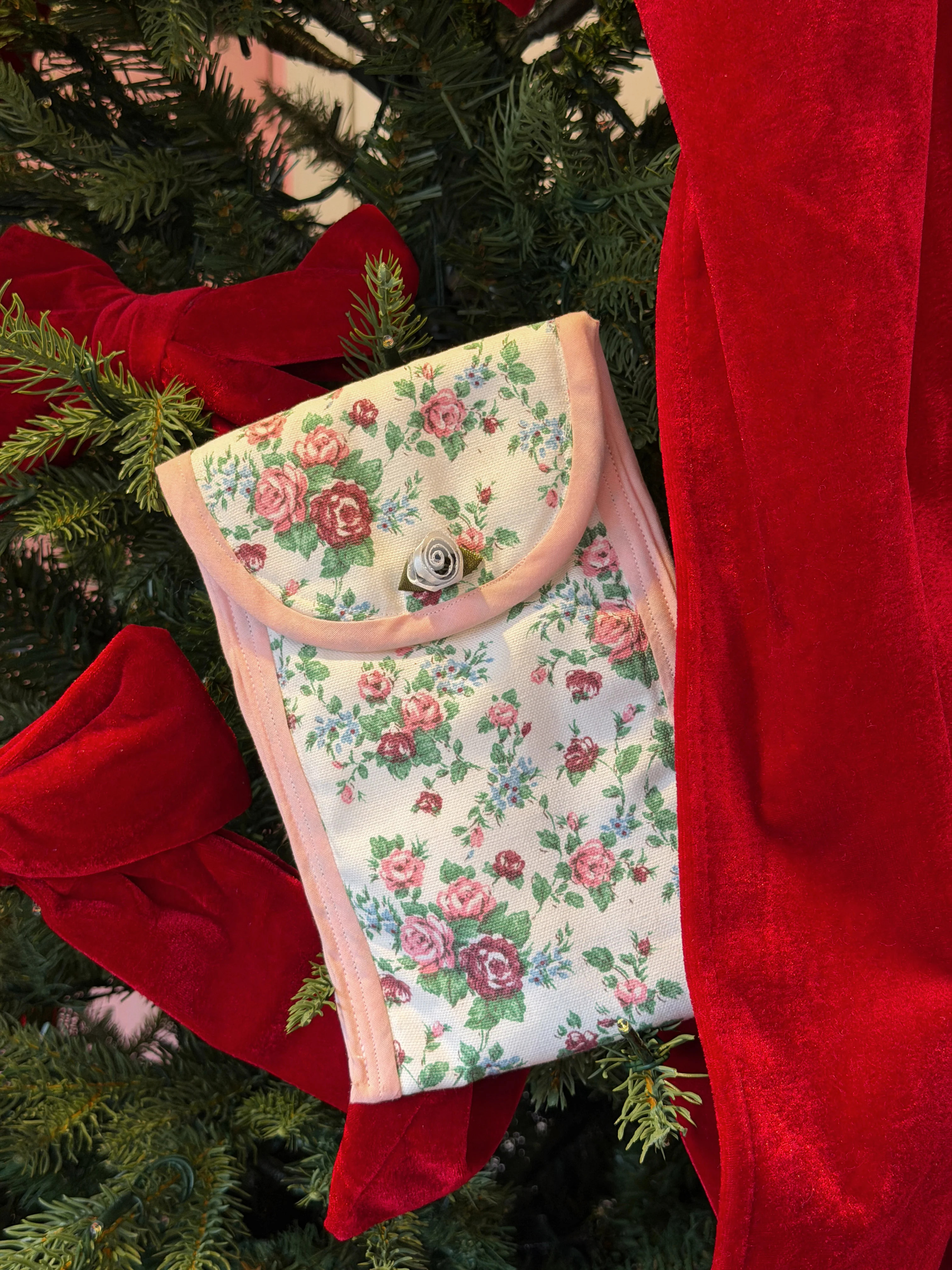 Floral Gaze Bespoke Sunglasses Case | Shop Your Darling Style