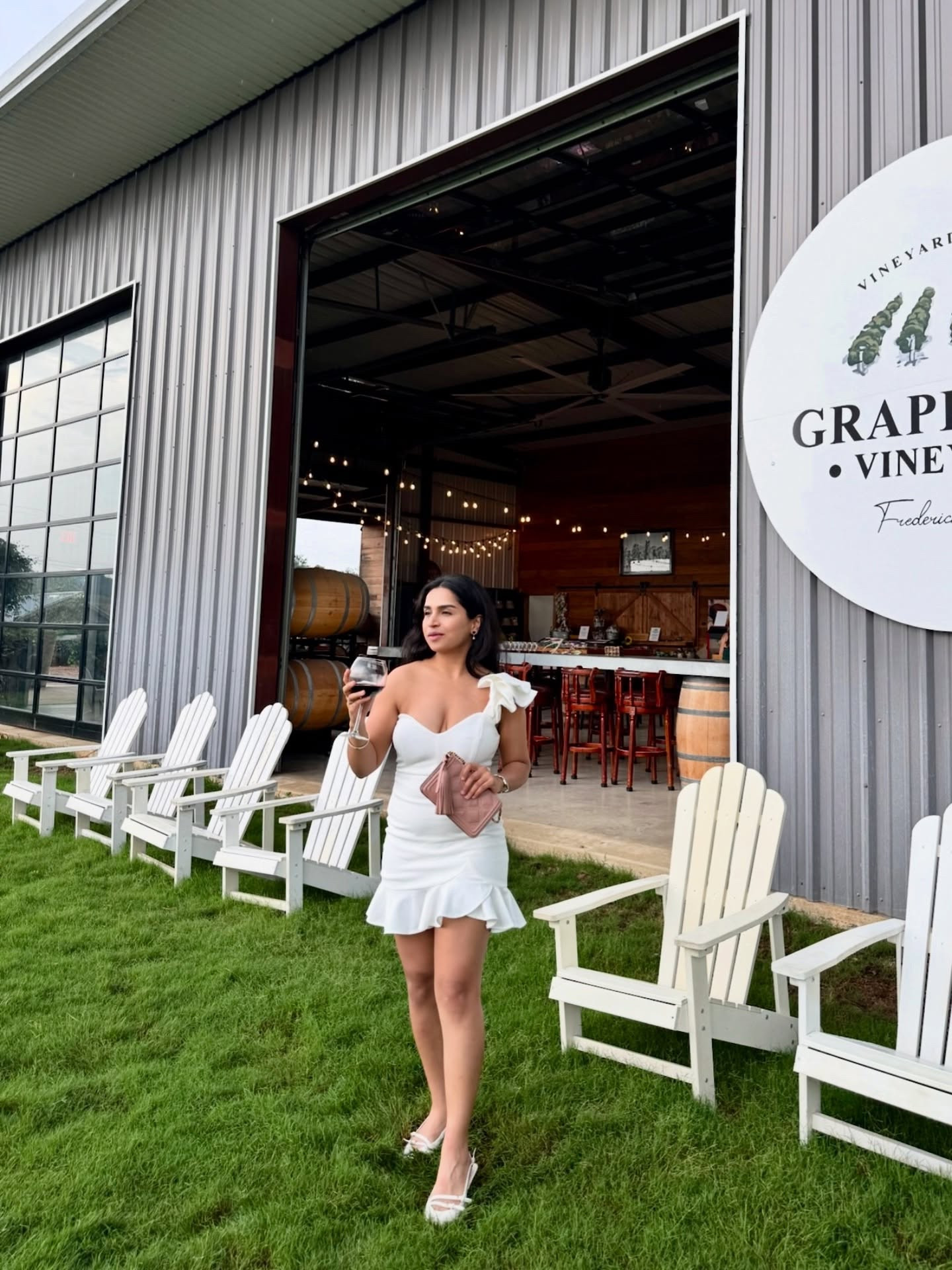 The only drama I enjoy is in my Cabernet 🤍

♥️

Outfit - @lulus 

Perfect day out to the countryside and a dress 🤌🏼

.

.

.

.

.

.

#lulusambassador #vineyard #fredricksburgtx #whitedress #cabernetsauvignon #lulus #grapetownvineyards