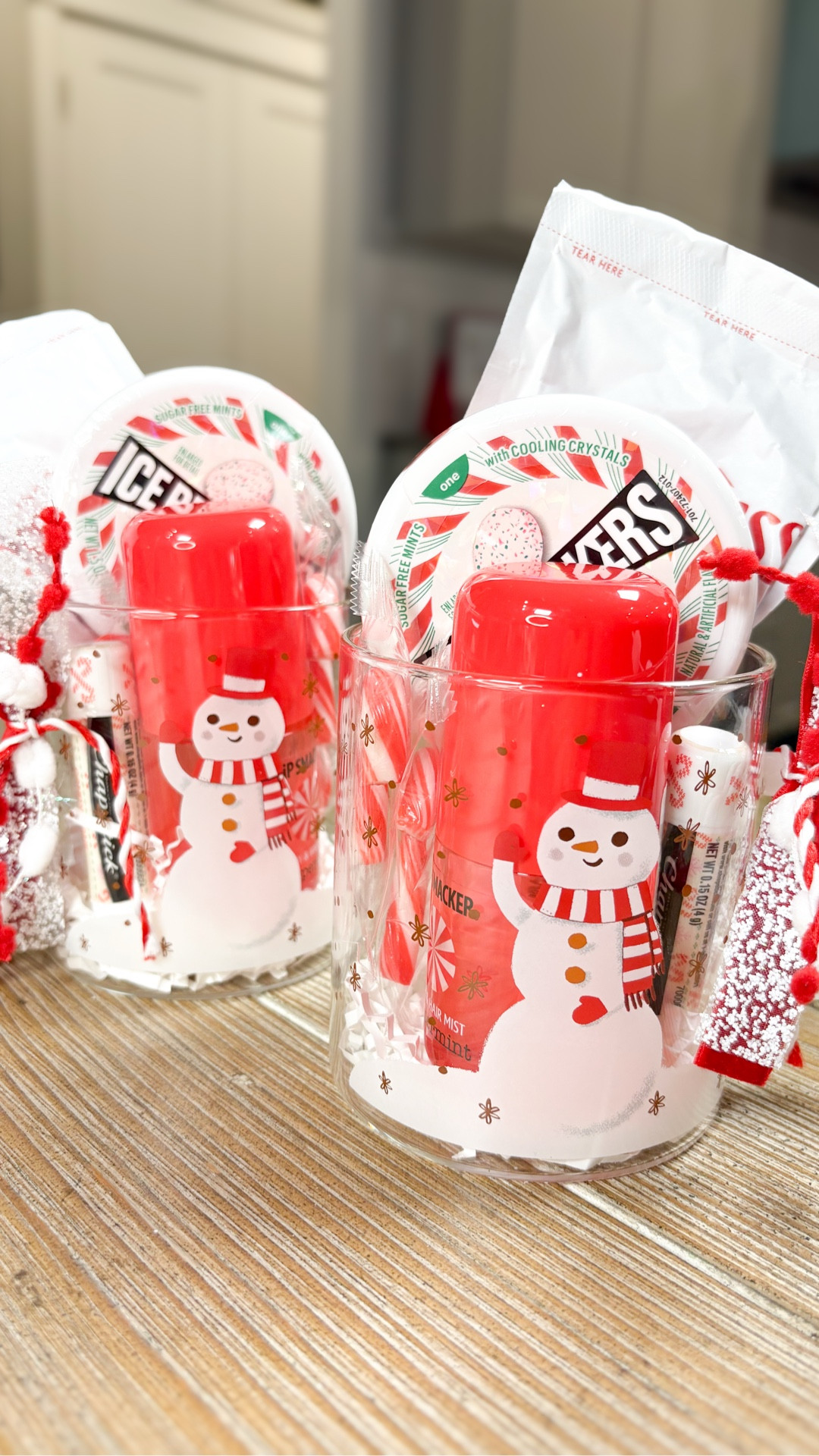 These glass snowman mugs… I can’t! ⛄️⁣⁣⠀
⁣⁣⠀
Just add a few simple treats and boom!. - Cutest gift ever for anyone on your list 🎄⁣⁣⠀
⁣⁣⠀
#snowman #christmasmug #cozygifts #easygift #christmasgiftidea

#LTKGiftGuide #LTKHoliday #LTKSeasonal