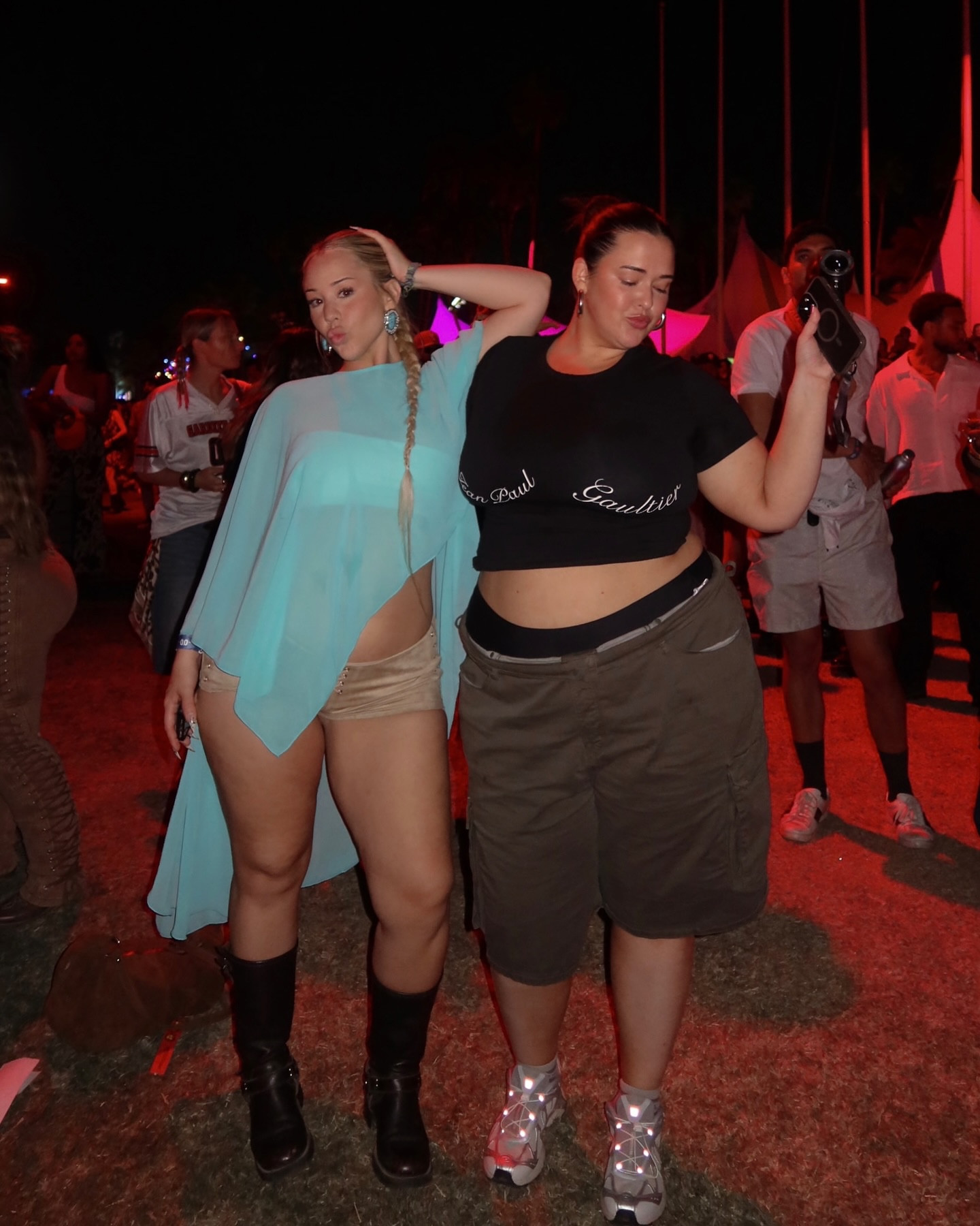 another year another painful blister

Coachella outfit, festival outfit, spring outfit, street style, cargo shorts 

#LTKStyleTip #LTKPlusSize #LTKFestival