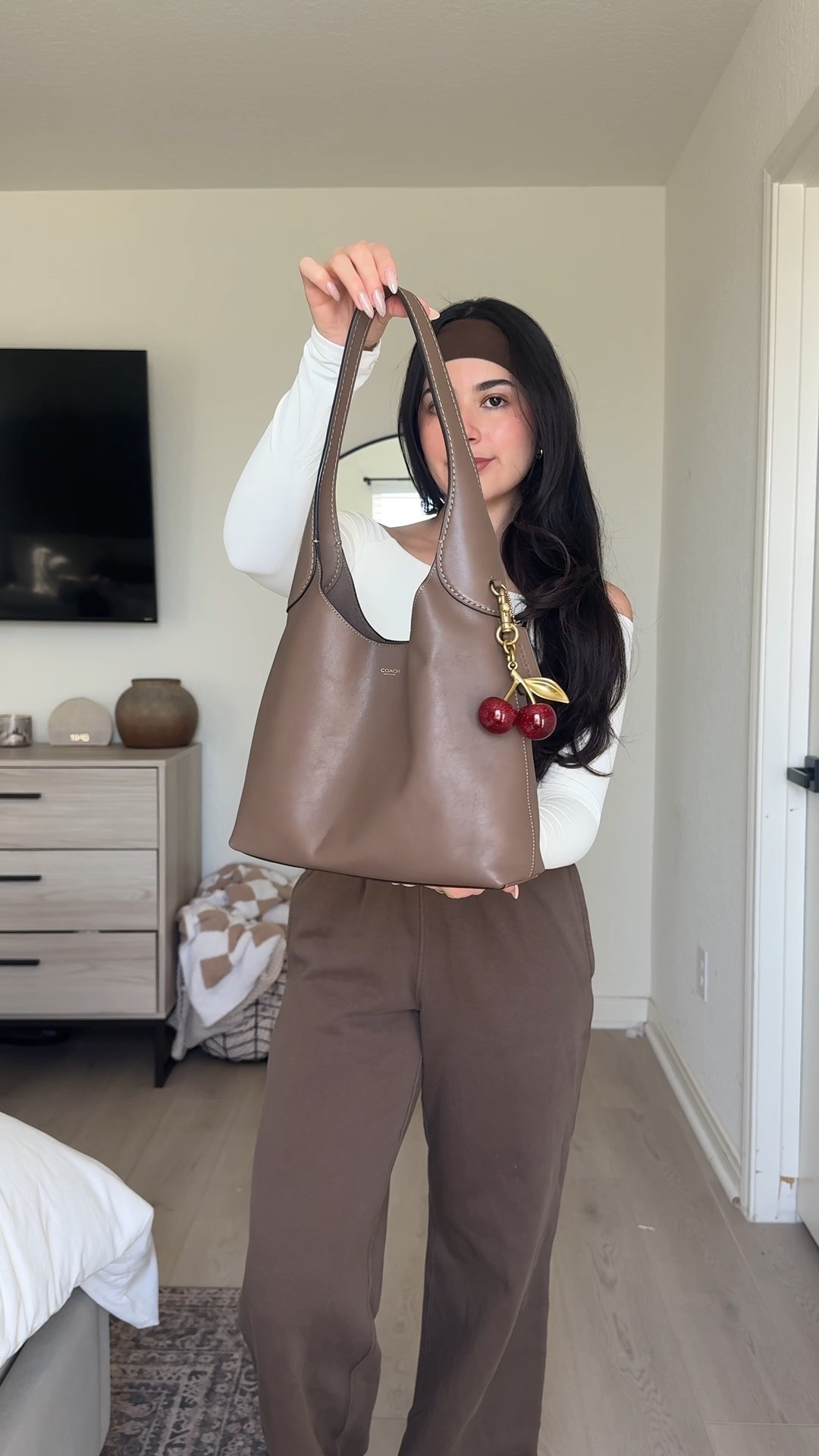 Cozy lash day outfit 🤎 (top: small & sweats: xxs)

#LTKgrwm #LTKPetite