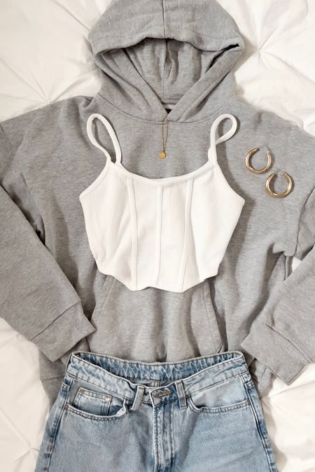 School outfit, winter fashion, 2023 fashion, basics , gold hoops , gold jewelry, sweatpants , longsleeve , beige , H&M , outfit inspo , outfit inspiration, blue jeans , boohoo, hoodie, grey hoodie , basic hoodie

#LTKfit #LTKFind #LTKstyletip