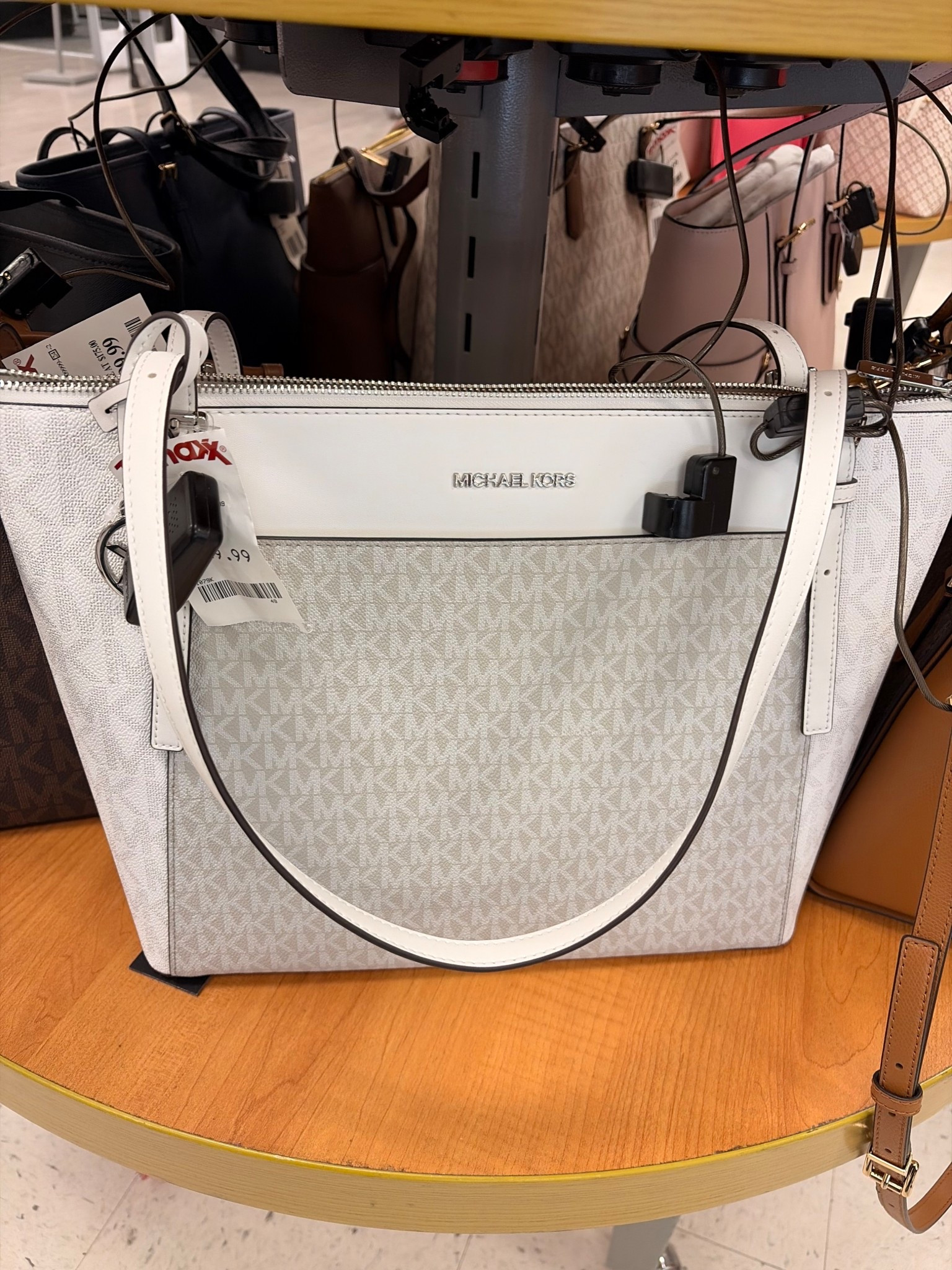 I love shopping at TJ Maxx and found this amazing Michael Kors find!! Up to 80% Off Sale I linked for you to save on handbags! Great for work, school, and traveling! 










@tjmaxx 
@michaelkors-us 
@Macys 

#LTKWorkwear #LTKSaleAlert #LTKValentine