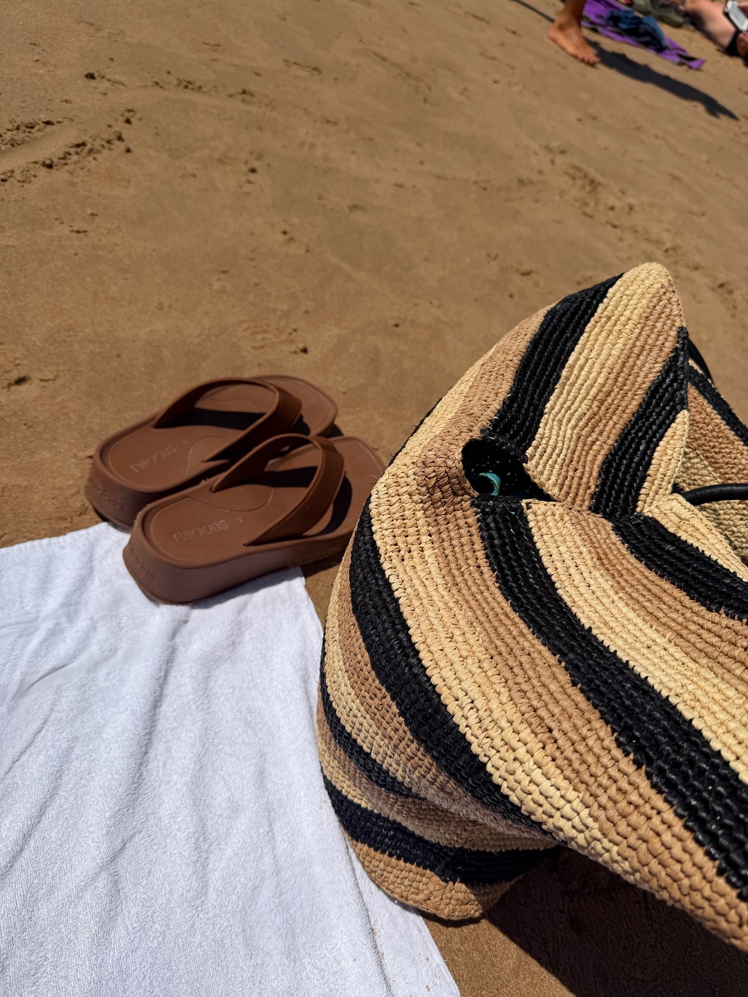Beach essentials 

Twoobs and Zimmerman bag

#LTKsummer #LTKstyletip #LTKshoes