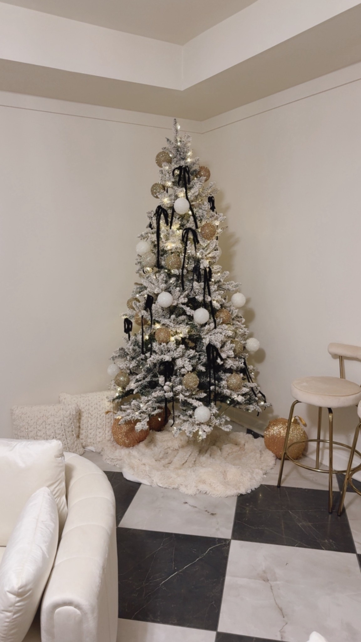 Christmas tree decor 
Bows and tinsel
Christmas tree
Black and white and gold Christmas 

#LTKSeasonal #LTKGiftGuide #LTKHoliday