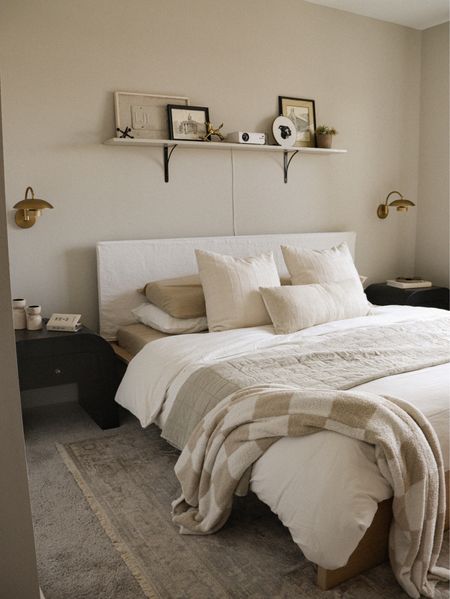 My cozy bedroom refresh 🤎

#thriftedhome #neutralhome #neutralhomedecor #homedecoronabudget #budgethomedecor #moderncottage #rustichome #vintagedecor #modernvintage

#LTKhome