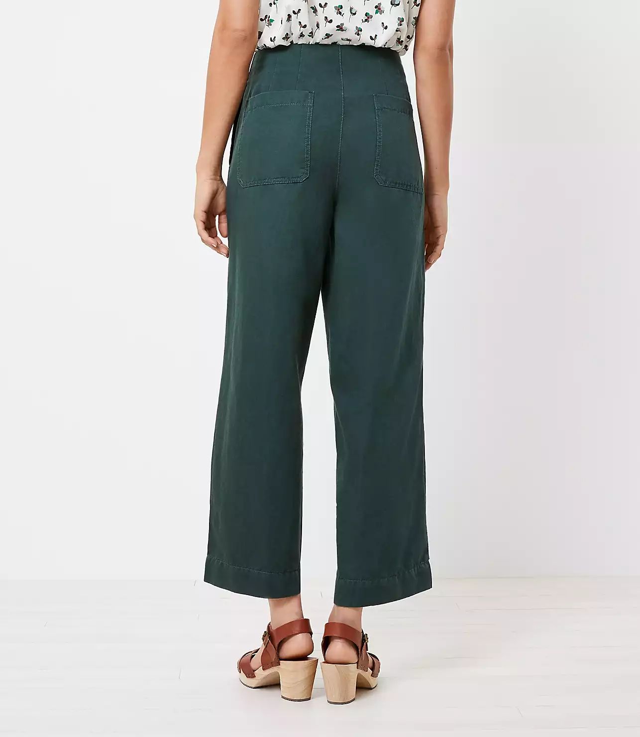 Seamed Twill Wide Leg Crop Pants | LOFT